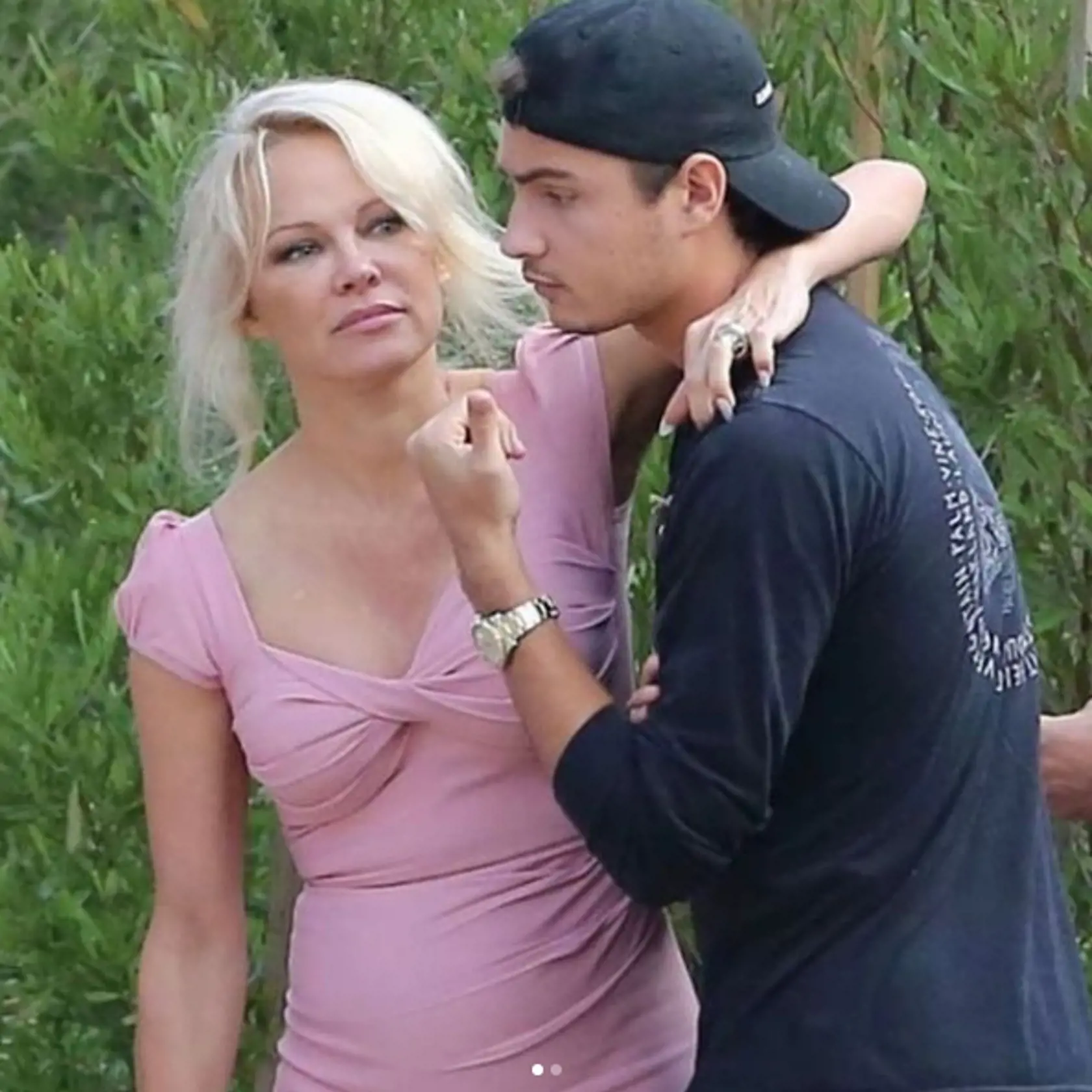 Brandon Thomas Lee (21): Starší syn sexbomby a známej plavčíčky z Pobrežnej hliadky Pamely Andersonovej (50) a rockera Tommy Leeho (55), bubeníka Mötley Crüe.