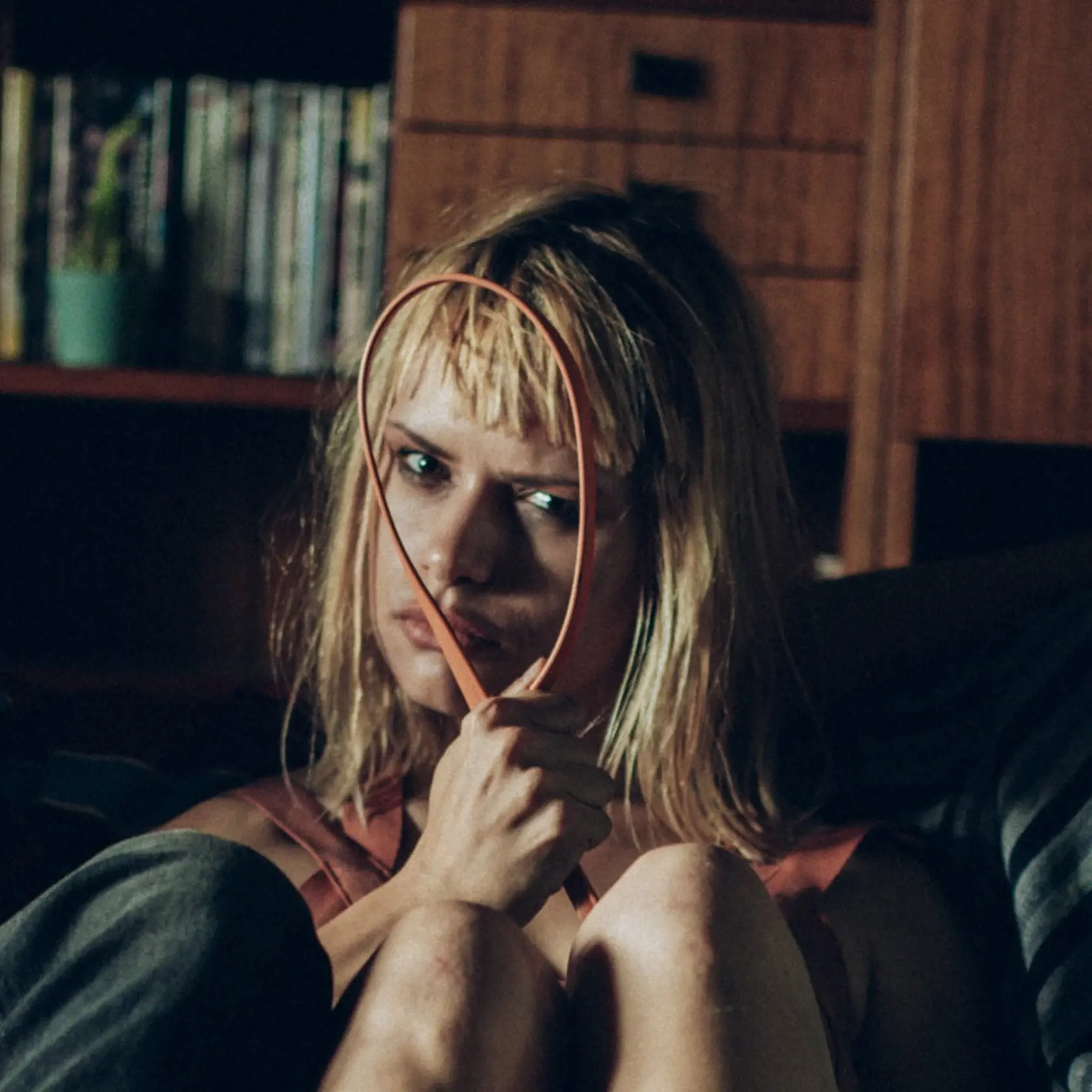Vo filme Fentasy hrá aj slovenská herečka Kristína Kanátová, musela si prefarbiť vlasy na blond.
