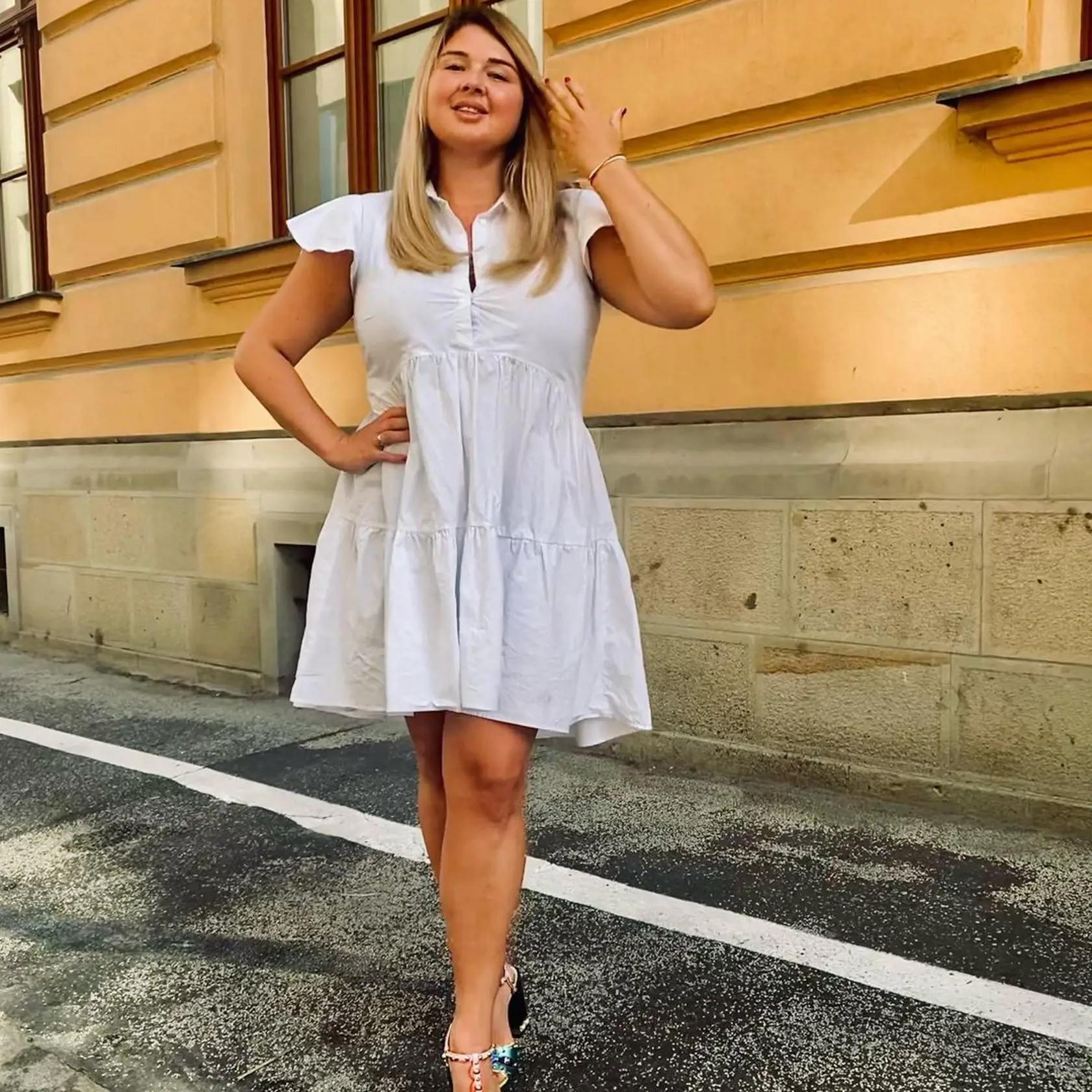 Evelyn predviedla sexi štíhlu postavičku i nový účes.