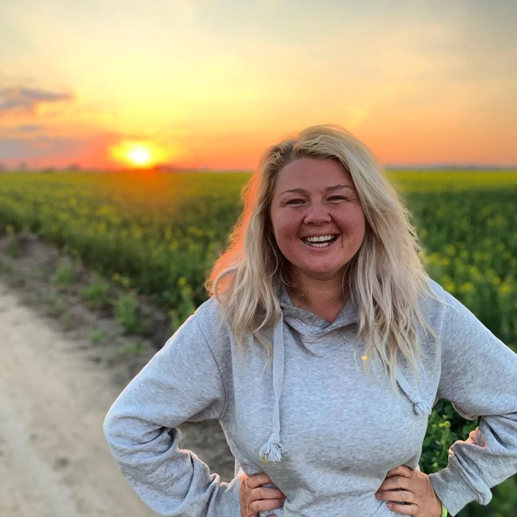 Evelyn nemá problém vyjsť von aj bez make-upu. 
