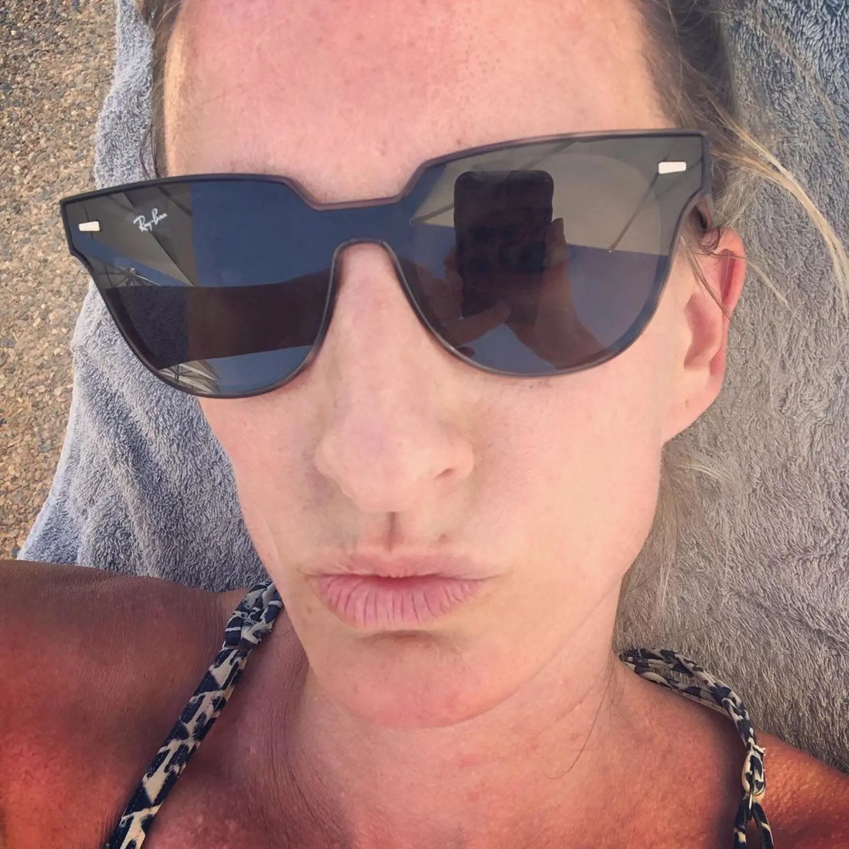 Čo sa ukrýva za skutočným významom Adelinej selfie s našpúlenými perami?