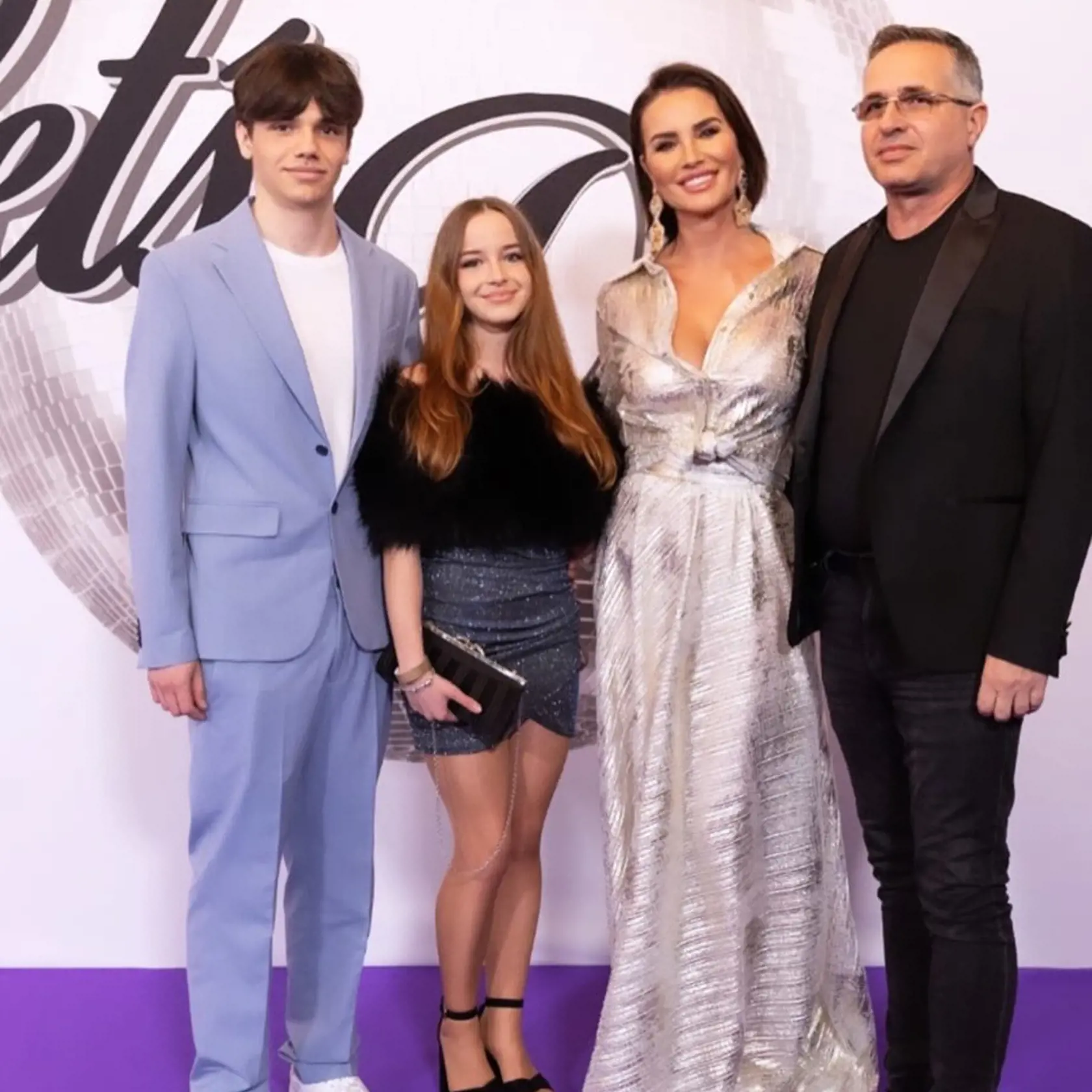 Marec 2024: Silvia Lakatošová na živom prenose Let's Dance s manželom Paľom. Spoločnosť im robil ich syn Christian (17) s priateľkou.