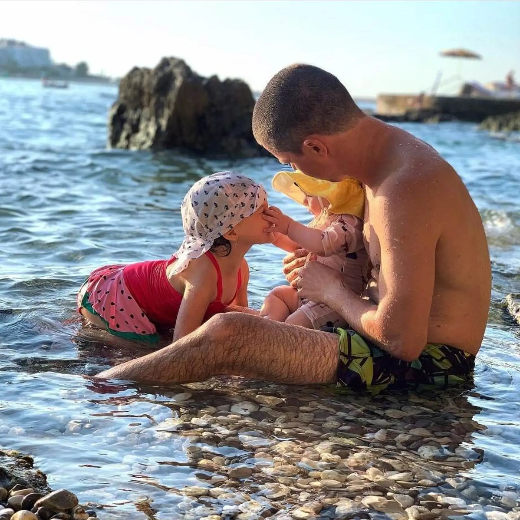 Monika má so snúbencom Dominikom dve dcérky - Emíliu a Melániu. Svadbu však ešte stále nestihli.