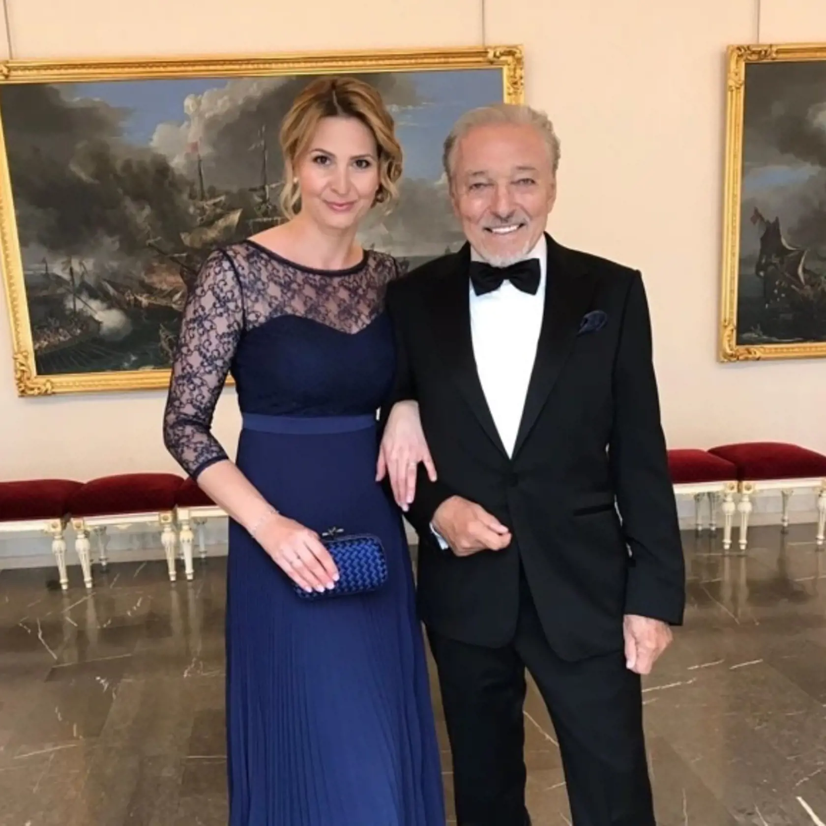 Karel Gott si mal pôvodne vziať inú ženu: TOTO mala byť jeho manželka, dokonca sa podobá na Ivanu Gottovu! (FOTO)