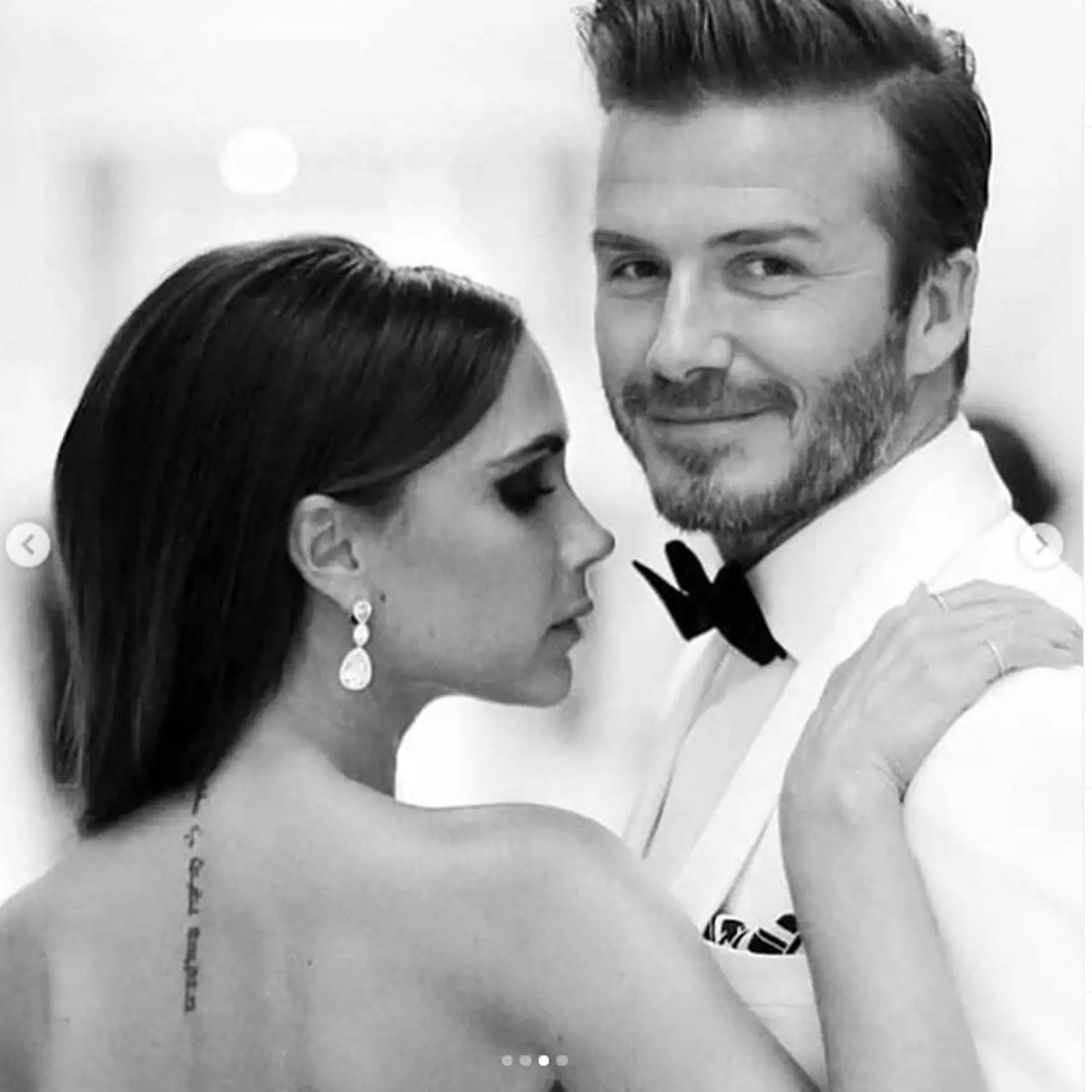 Špekulovalo sa niekoľkokrát o nevere a kríze, ale aj napriek tomu im vzťah vydržal. David Beckham a Viktoria tvoria jeden z najkrajších párov šoubiznisu.