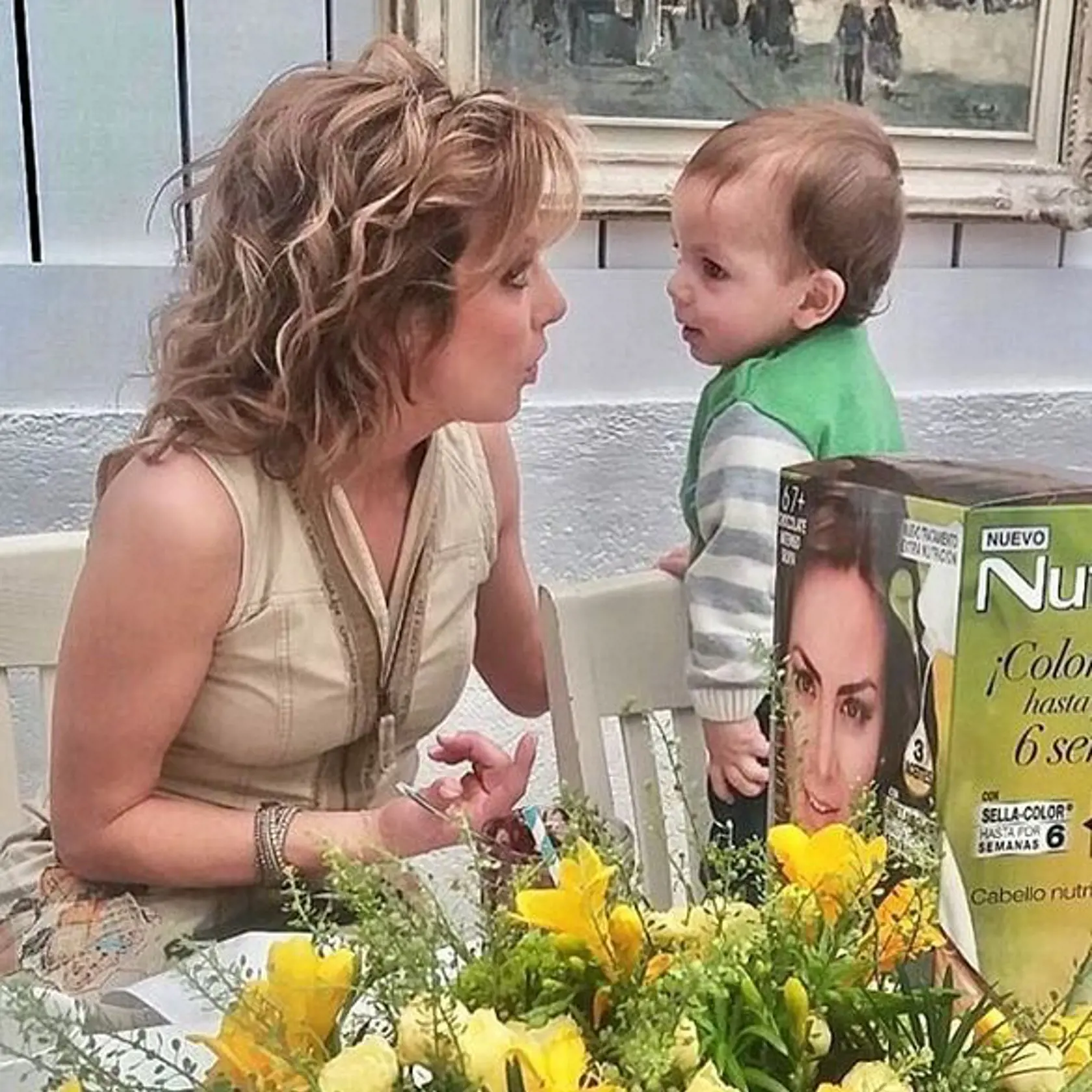 Silvia porodila svoju malú kópiu, synček akoby jej z oka vypadol. 