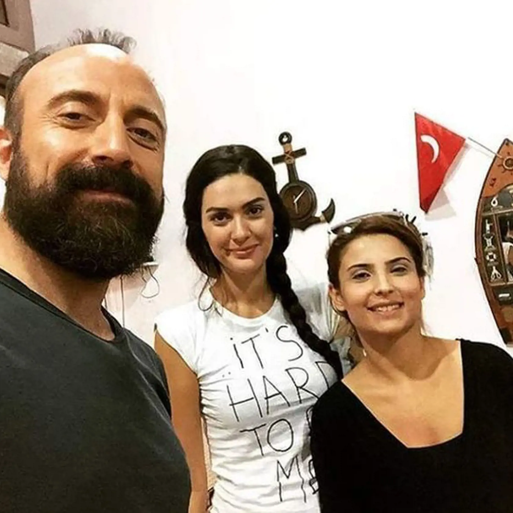 Onur a Šeherezáda sú spolu aj po rokoch šťastní. 