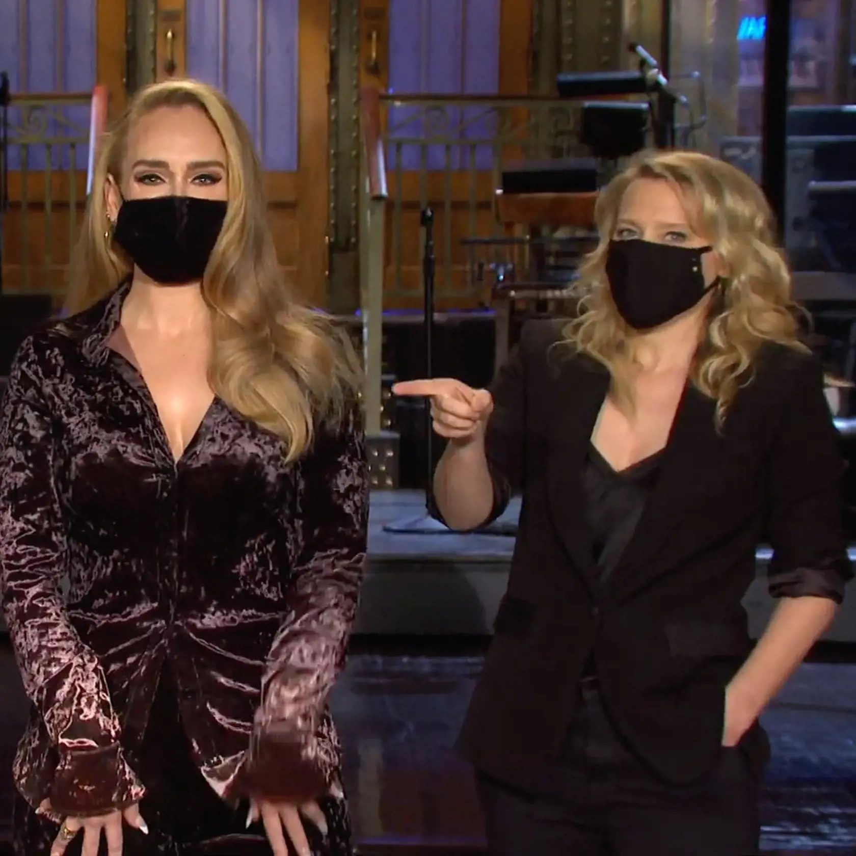 Britská speváčka Adele sa predstavila v prvej upútavke na talk show Saturday Night Live, ktorú pomôže moderovať.