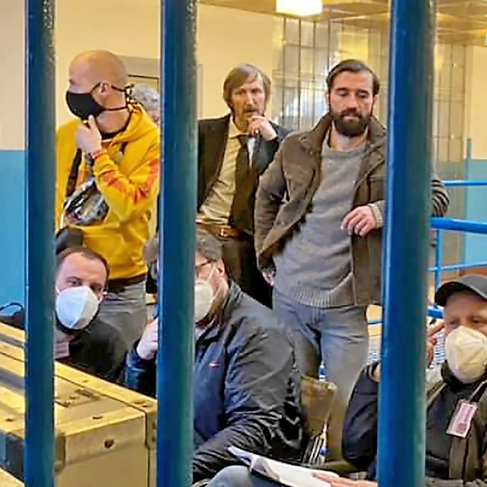 ZA MREŽAMI
Nakrúcanie prebiehalo v skutočnej väznici, pod prísnym dohľadom bacharov.