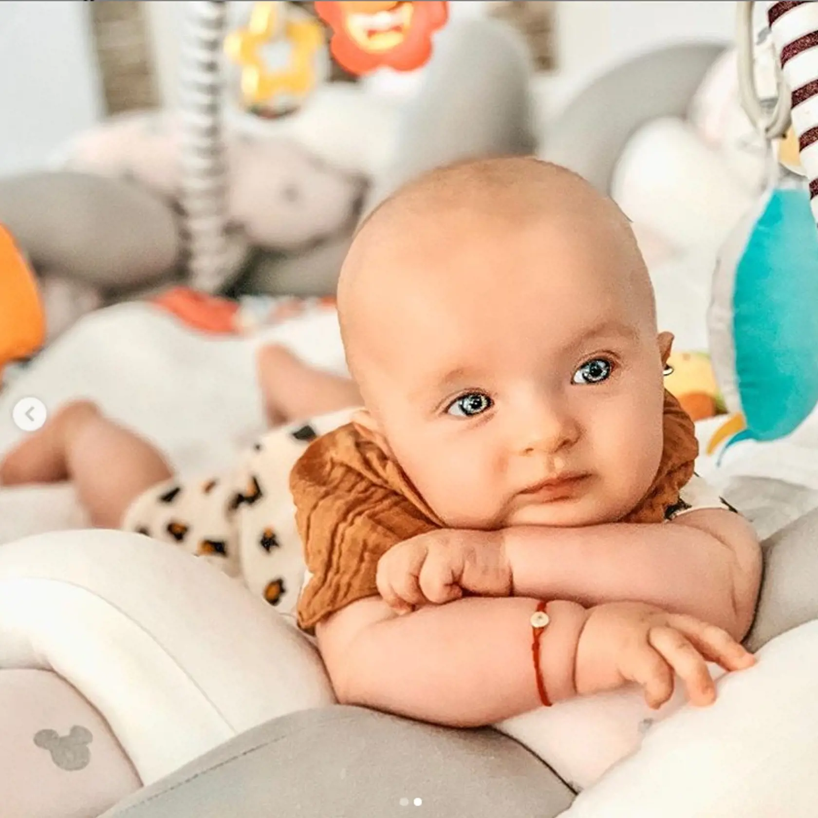 Dcérka Nízlovej a Lobotku Linda takto pózuje.