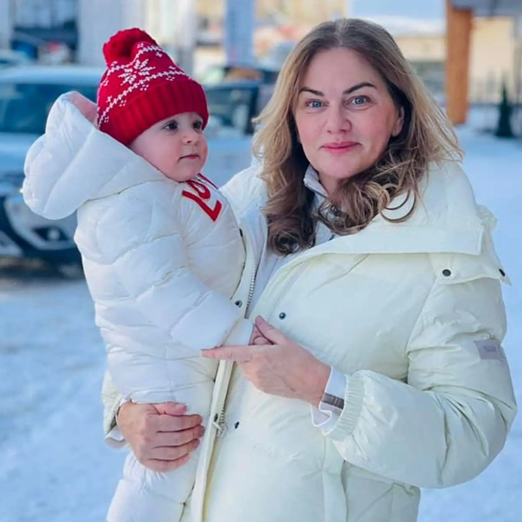 Europoslankyňa a stálica Smeru-SD Monika Beňová (54) si potrpí na luxus! Svojich sledovateľov neraz prekvapí drahými outfitmi z dielne známych módnych domov. No buchnúť sa po vrecku nemá problém ani vtedy, keď nakupuje pre svoju dcérku.