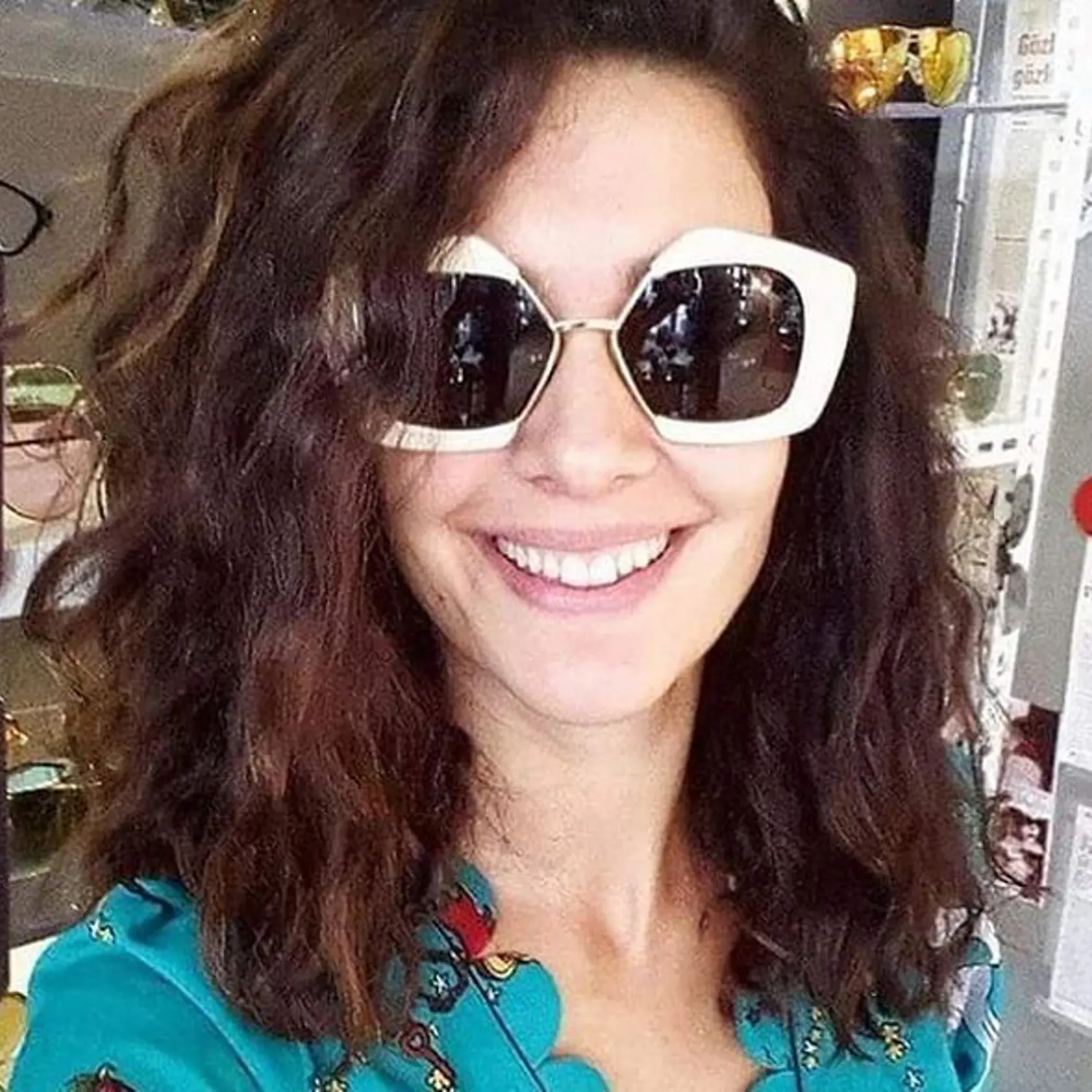 Bergüzar Korel sa v súkromí spolieha na svoju prirodzenú krásu.