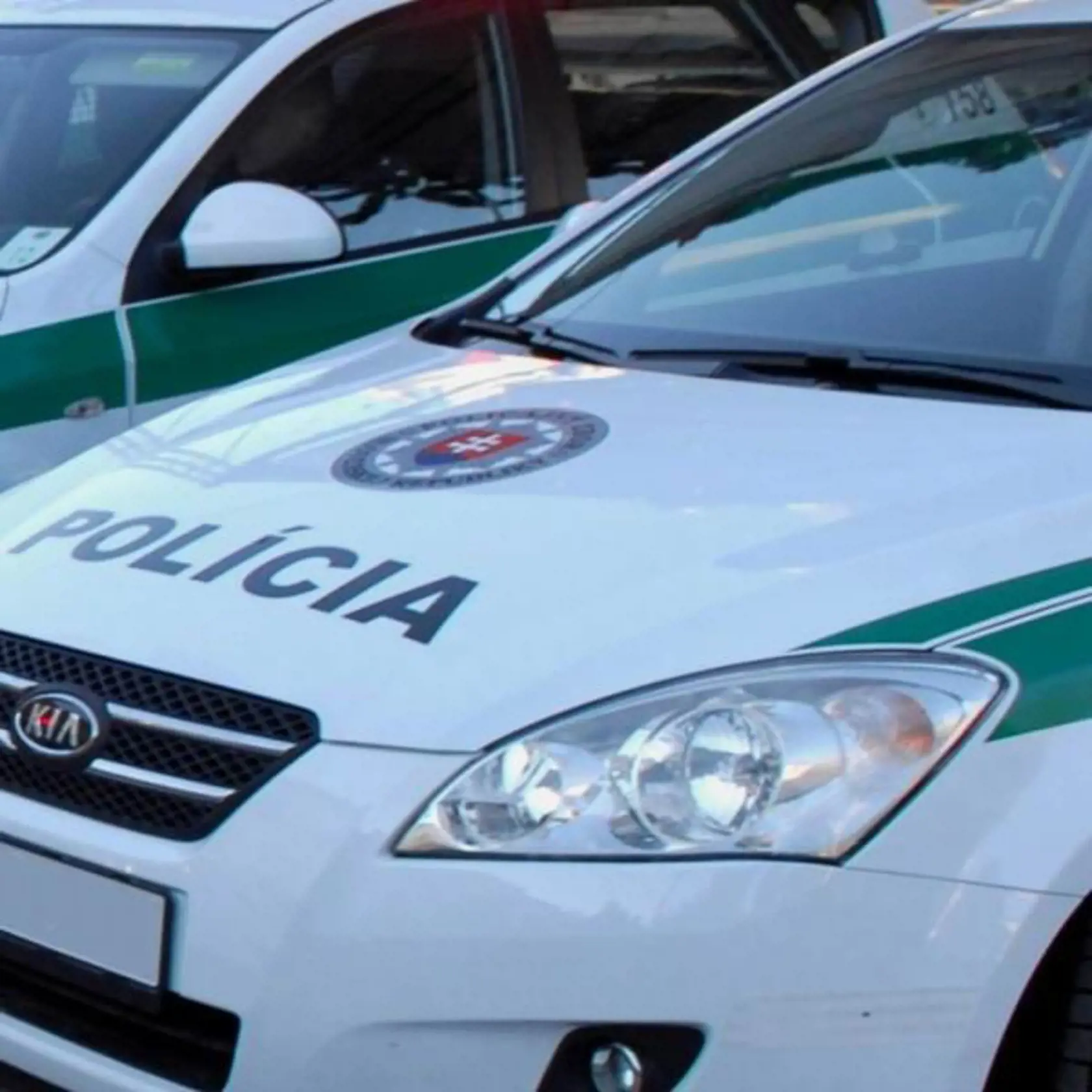 Asistentku zastavila polícia, ktorá si všimla jej čudnú jazdu.