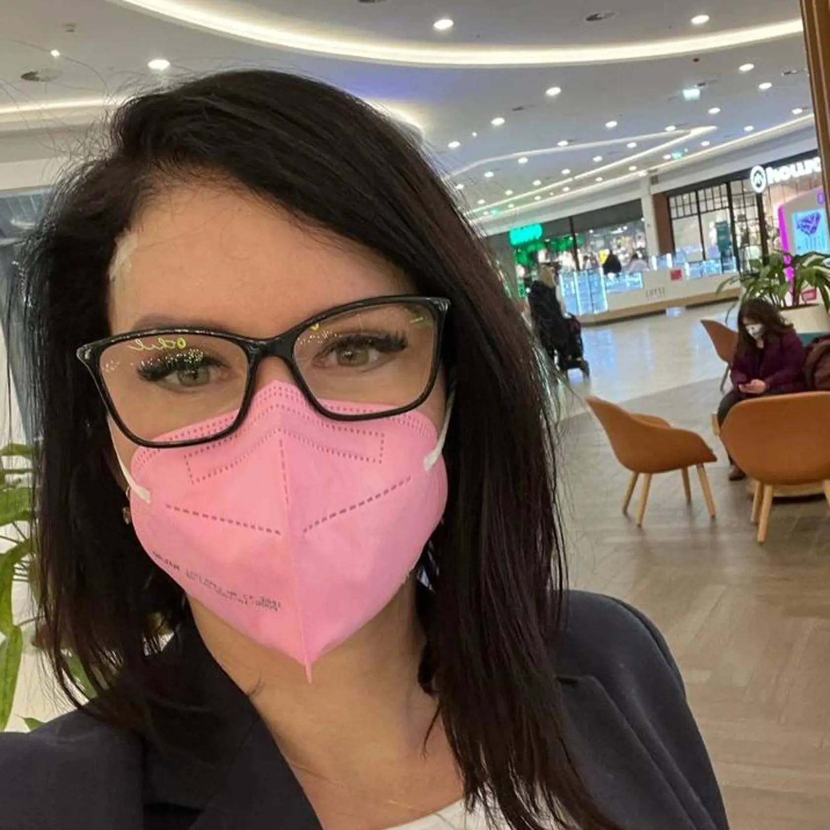 Janka Bittó Cigániková: Okuliare s čiernym rámom ju úplne zmenili.