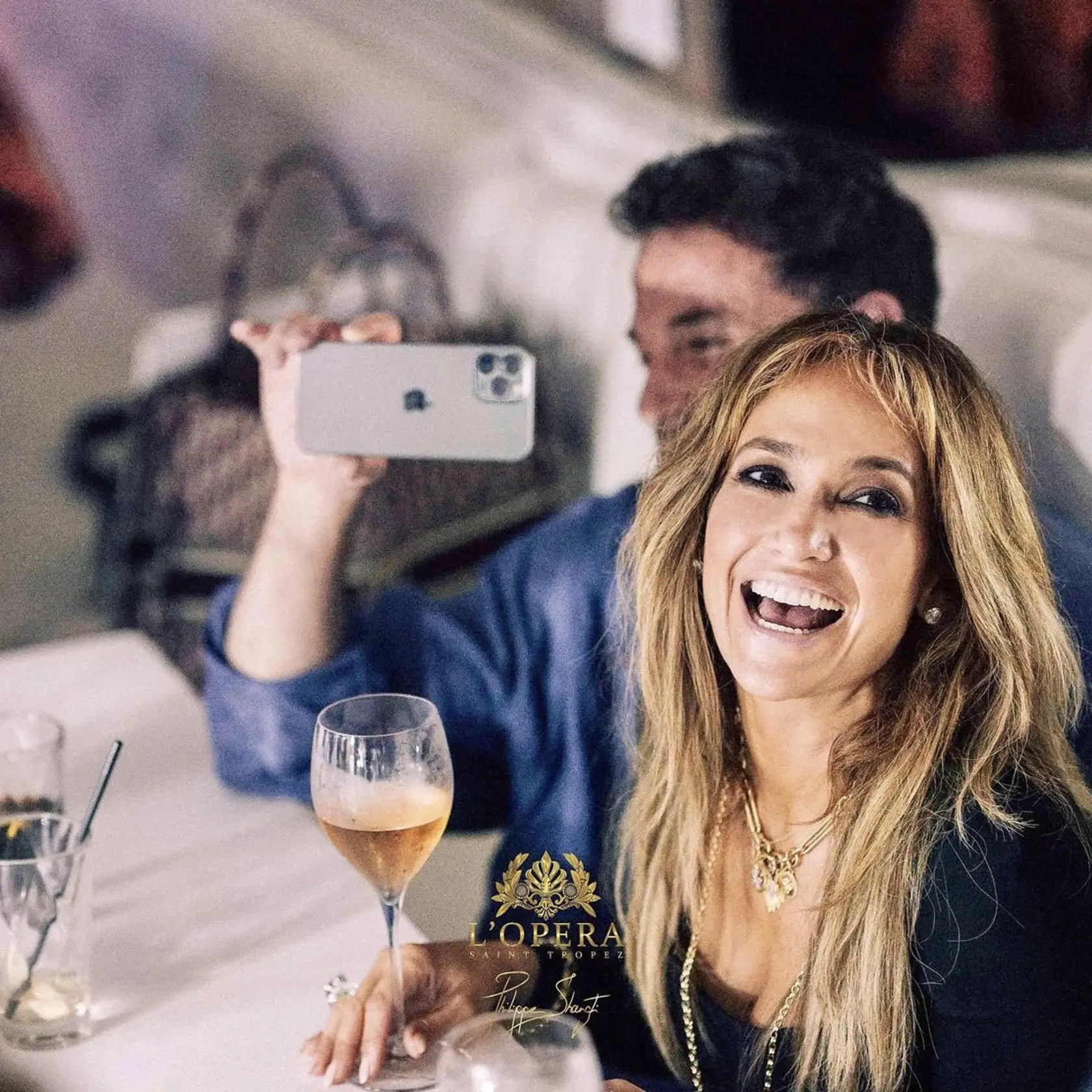 Jennifer v luxusnom podniku žiarila po boku Bena.