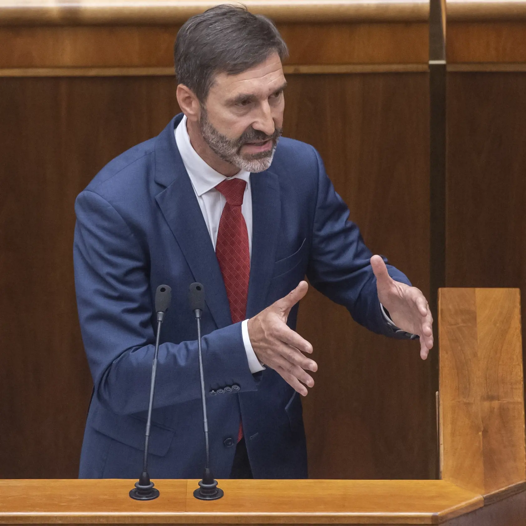 Hlasovanie počas ostro sledovaného duelu dočasne povereného ministra obrany Jaroslava Naďa (OĽaNO) a poslanca Smeru-SD Juraja Blanára bolo zmanipulované v prospech šéfa rezortu obrany! Informácie potvrdila aj samotná TV Markíza.
