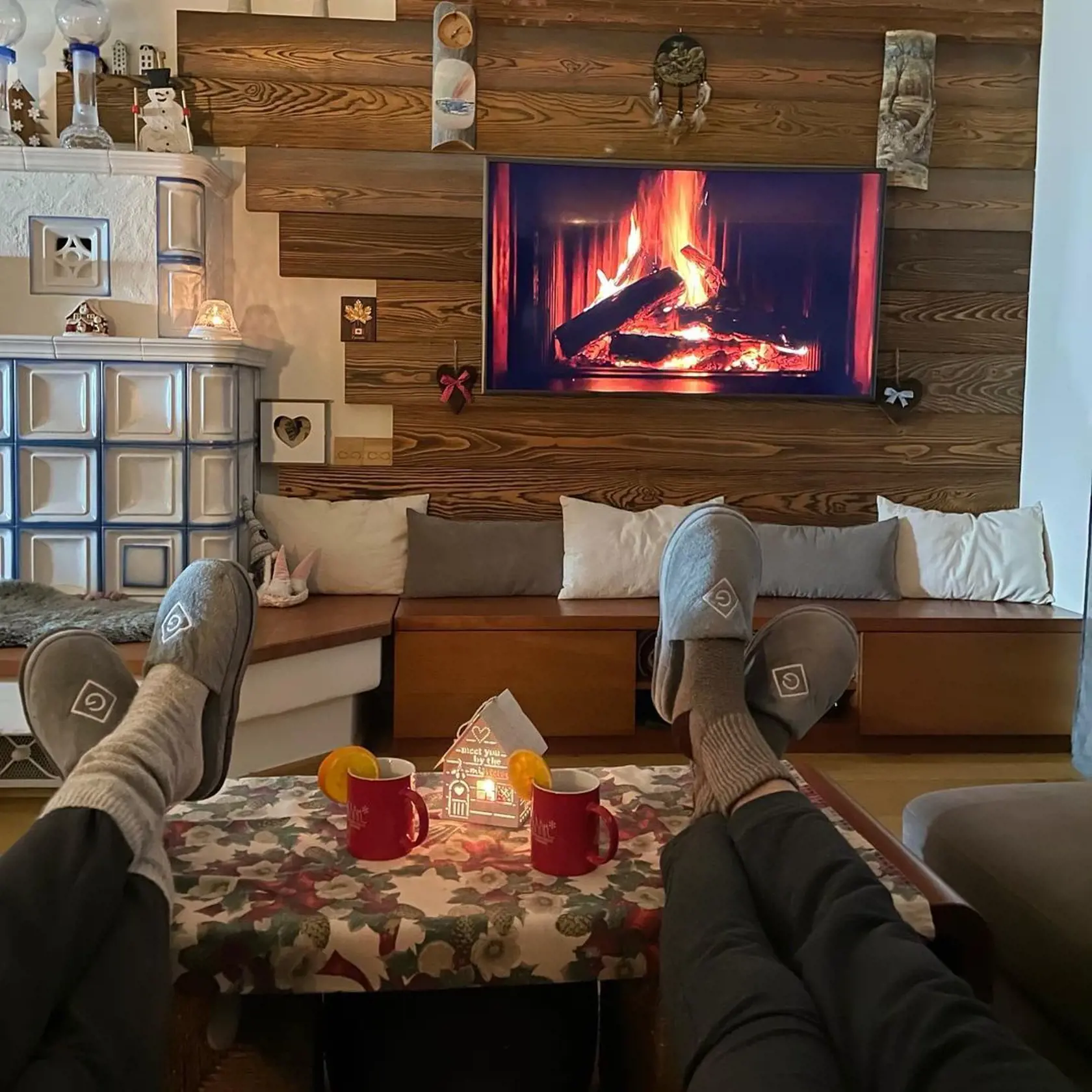 Tá pec je jednoducho úžasná. V kombinácii z drevom tvorí krásnu atmosféru.