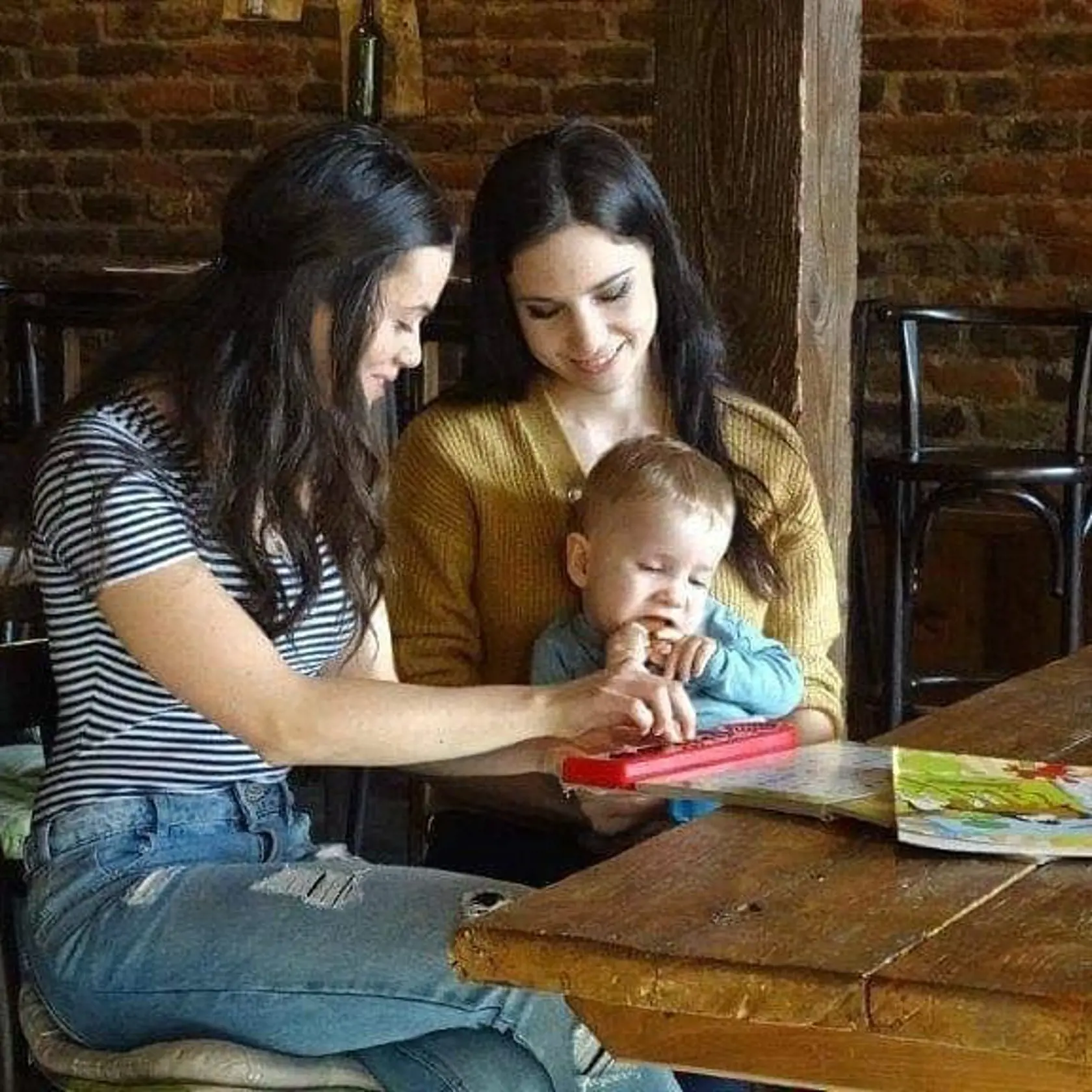 Pomôcť Alexovi sa rozhodla aj speváčka Karmen Pál-Baláž.