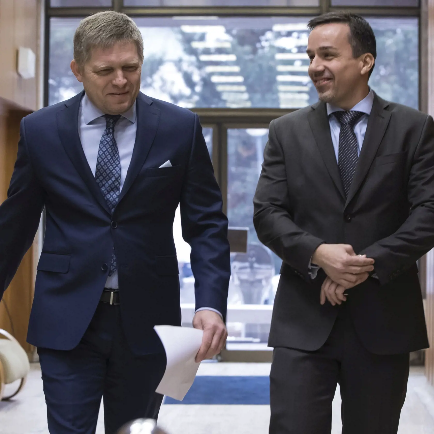 Predseda strany Smer-SD Robert Fico a poslenec Erik Tomáš (Smer-SD)