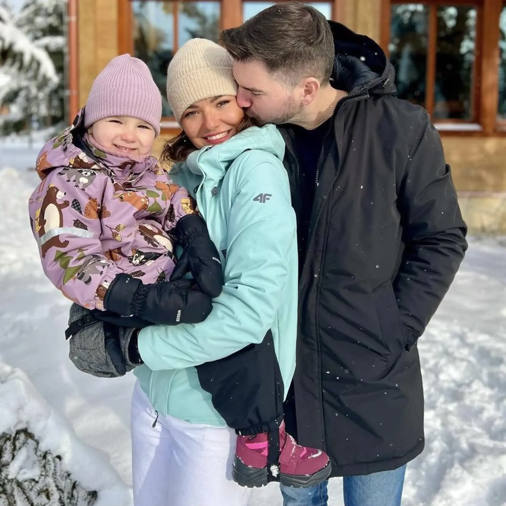 Moderátorka Ivana Zuzelková s rodinkou.