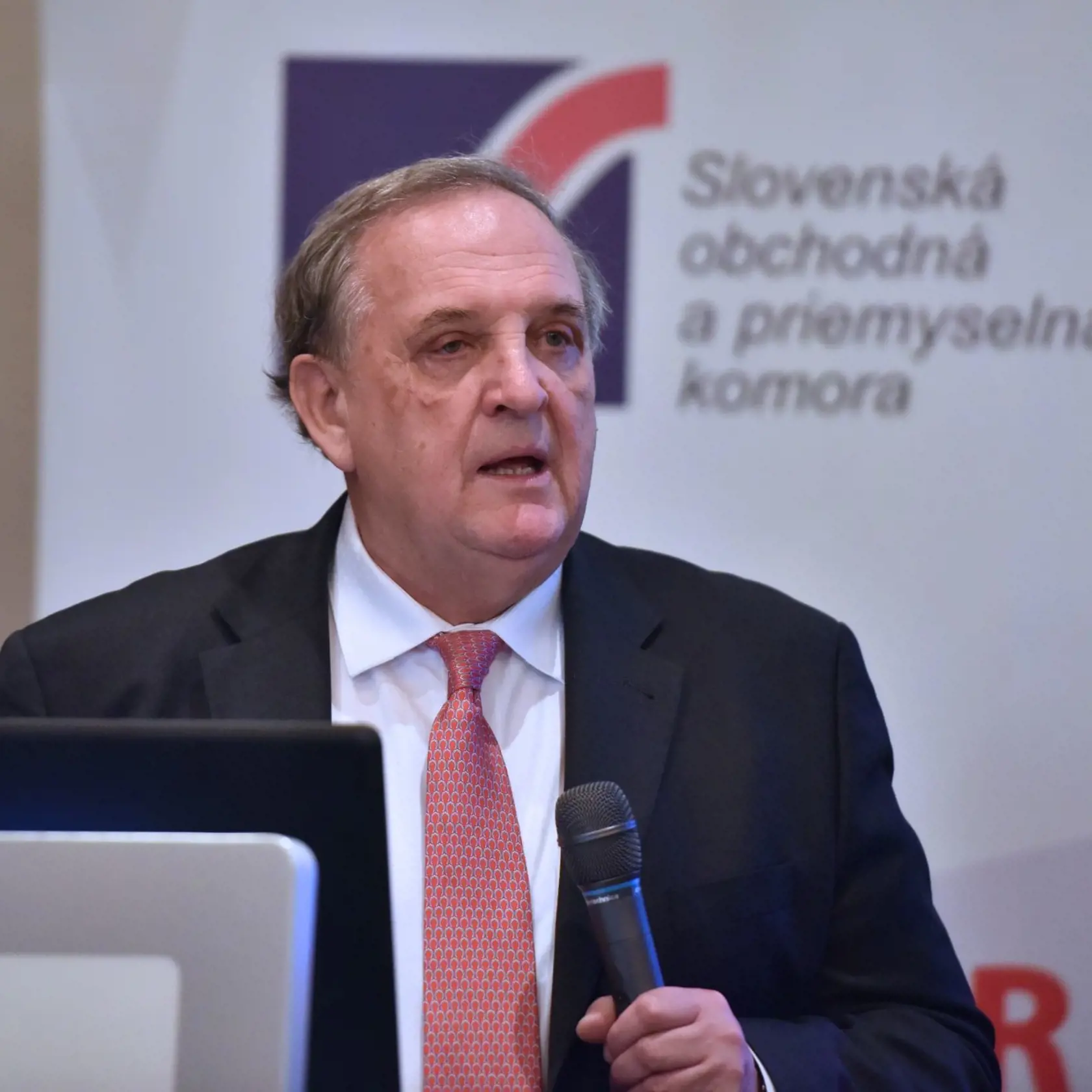Na snímke predseda Slovenskej obchodnej a priemyselnej komory (SOPK) Peter Mihók