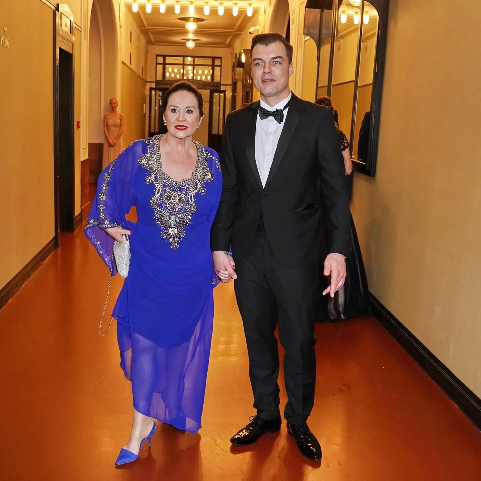 Hana Gregorová priznala, že si na ples obliekla šaty z vietnamskej tržnice.