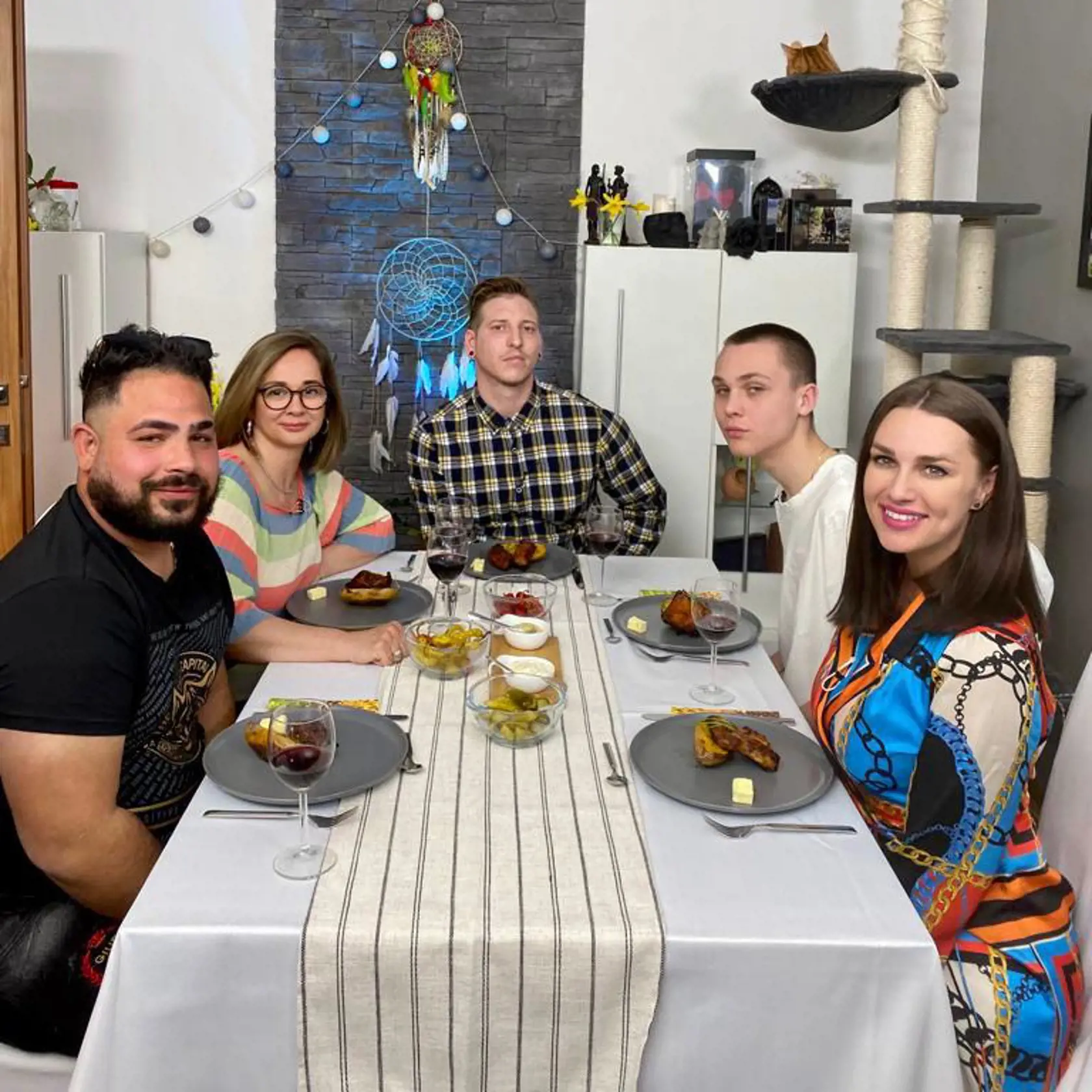 V tohto týždňovej šou Bez servítky varí aj Honzíkova bývalka Martina Jendrušáková.