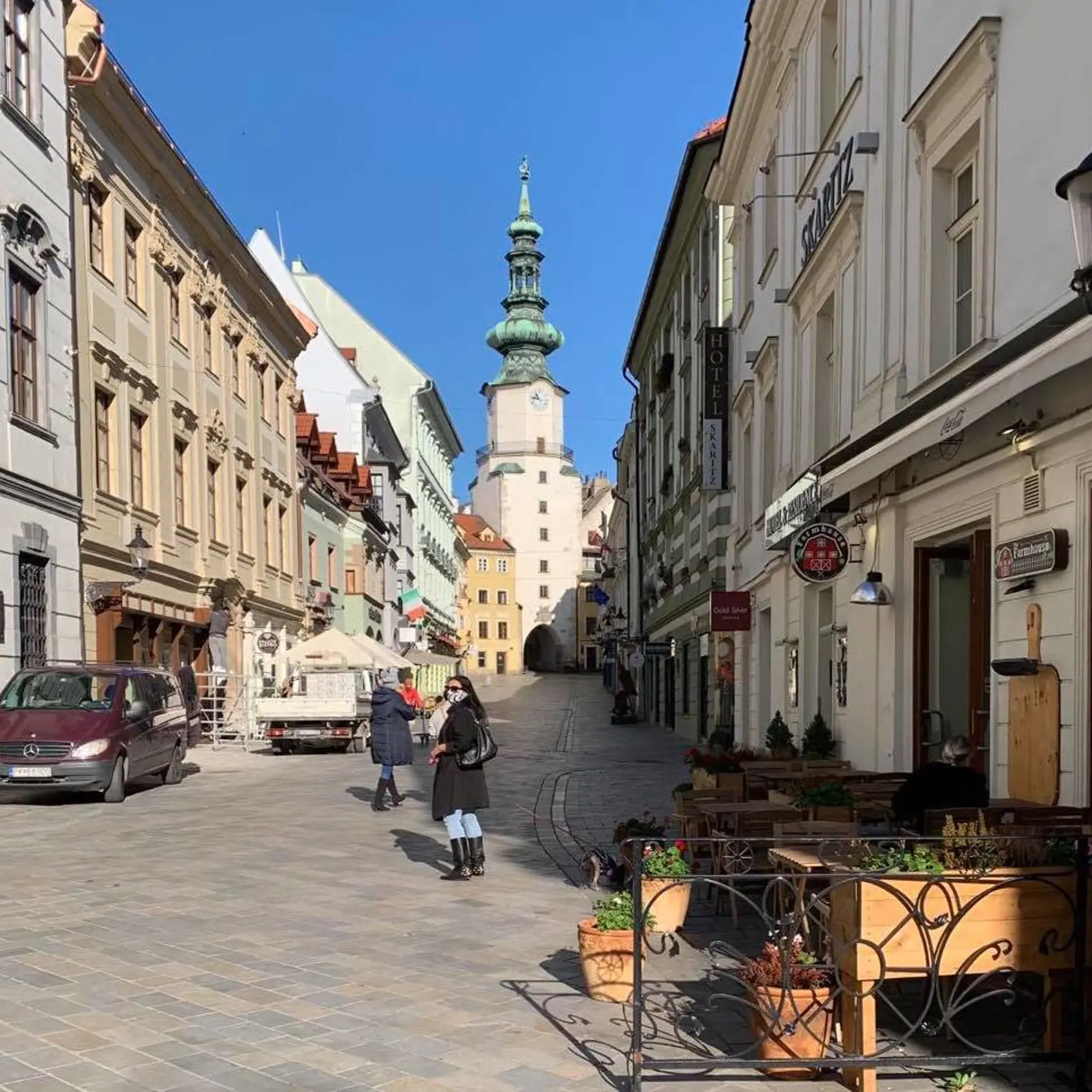 Nora Kabrheľová na potulkách hlavným mestom.