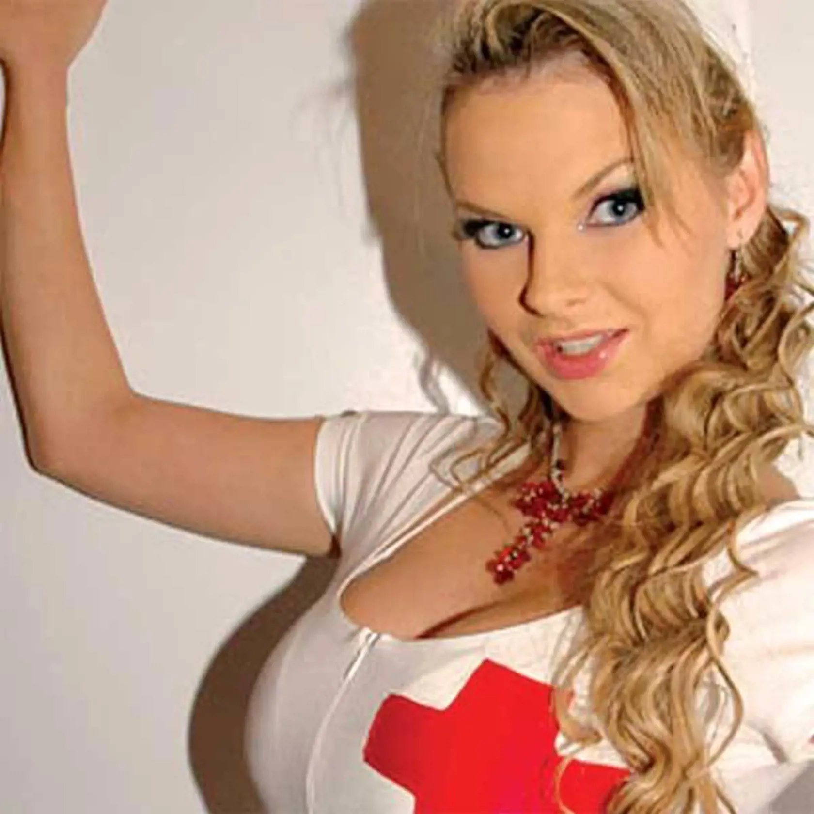 Medzi najznámejšie herečky tohto priemyslu patria aj naše české susedky, ktoré sa stávajú vo svete veľmi populárne. Tarra White (34), vlastným menom Martina Mrakviová