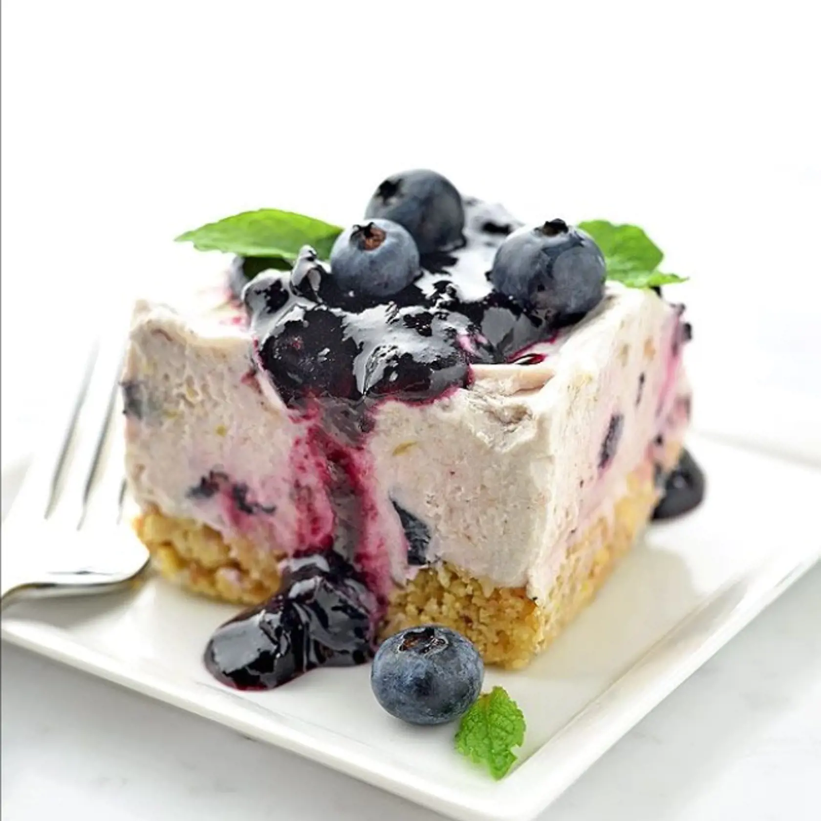 Kávový cheesecake s čučoriedkovou omáčkou