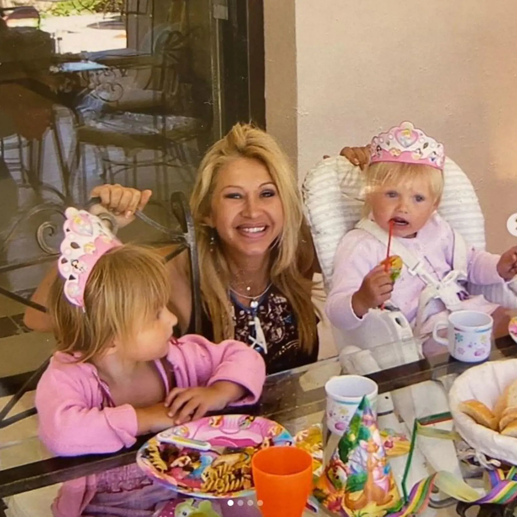 V spojitosti s jej sviatkom mama Carmen na sociálnej sieti instagram zverejnila dojemnú gratuláciu aj s fotografiami Shanie a jej premeny od malého dievčatka po takmer dospelú ženu.