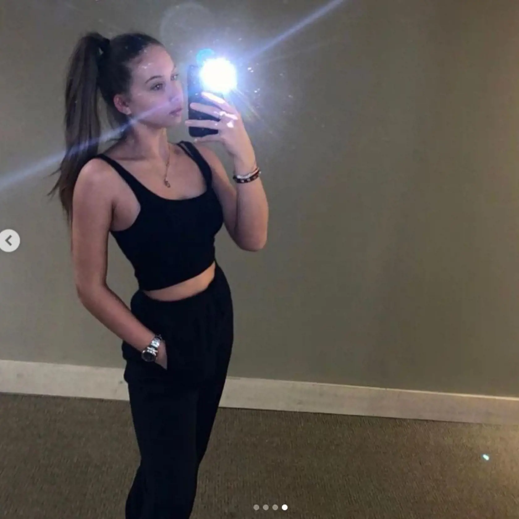 Ich premeny však môžu fanúšikovia sledovať prostredníctvom sociálnych sietí, na ktorých sa objavili aj nové sexi fotografie ich mladšej dcéry Shanie, ktorá dnes oslavuje už svoje 17. narodeniny.