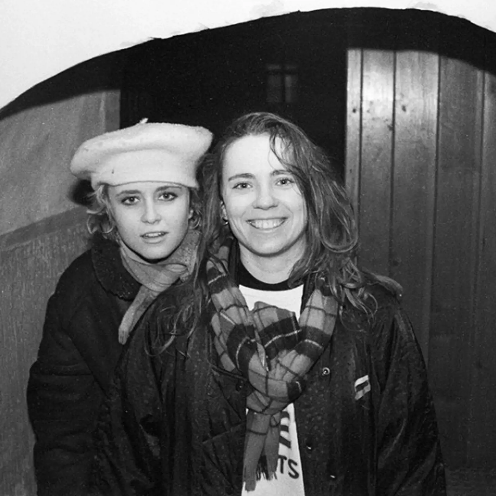Michaela Čobejová a Diana Mórová: 1989 - revolúcia a dve študentky herectva Diana Mórová a Miša Mikulášová. Usilovne sme písali vyhlásenia a chodili do ulíc. Navždy si budem pamätať.