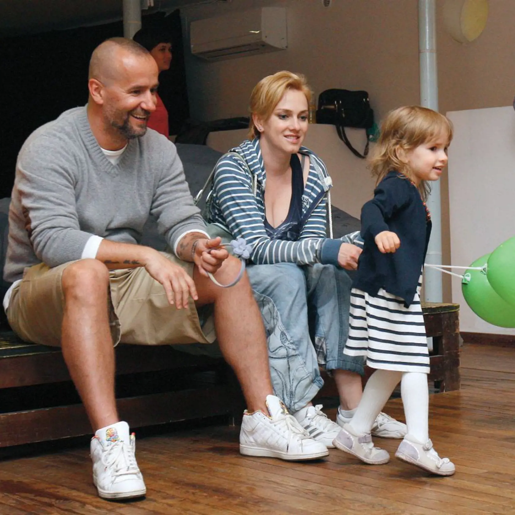 Monika Hilmerová s manželom Jarom Bekrom a dcérou