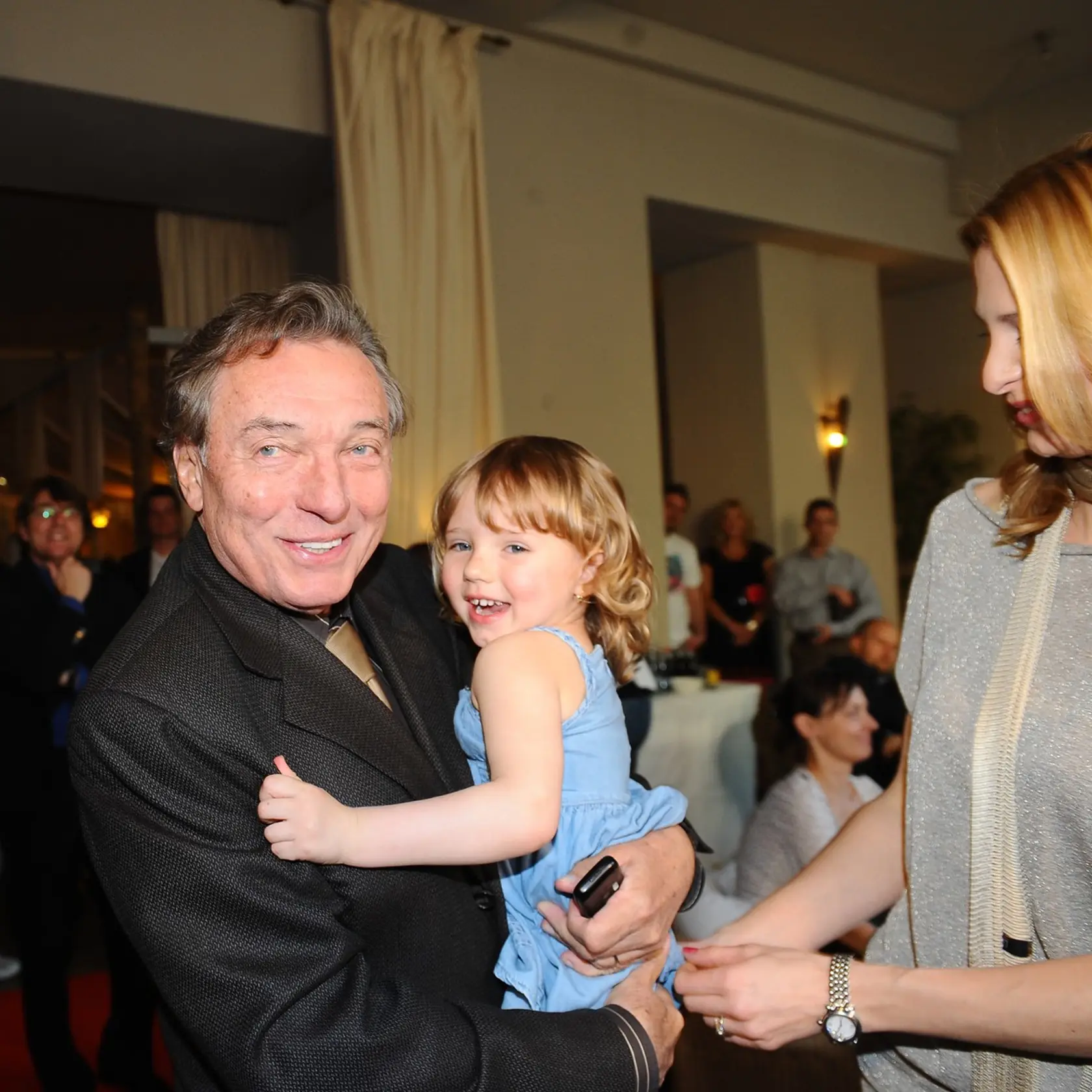 Karel Gott, Ivana Gottova s dcérou Nelly Sofie
