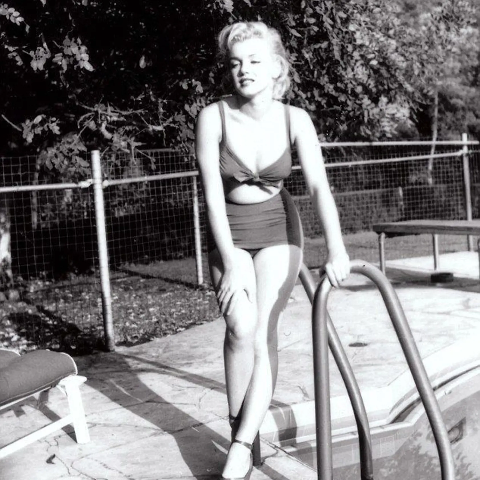Marilyn Monroe mala v čase vzniku fotografií
