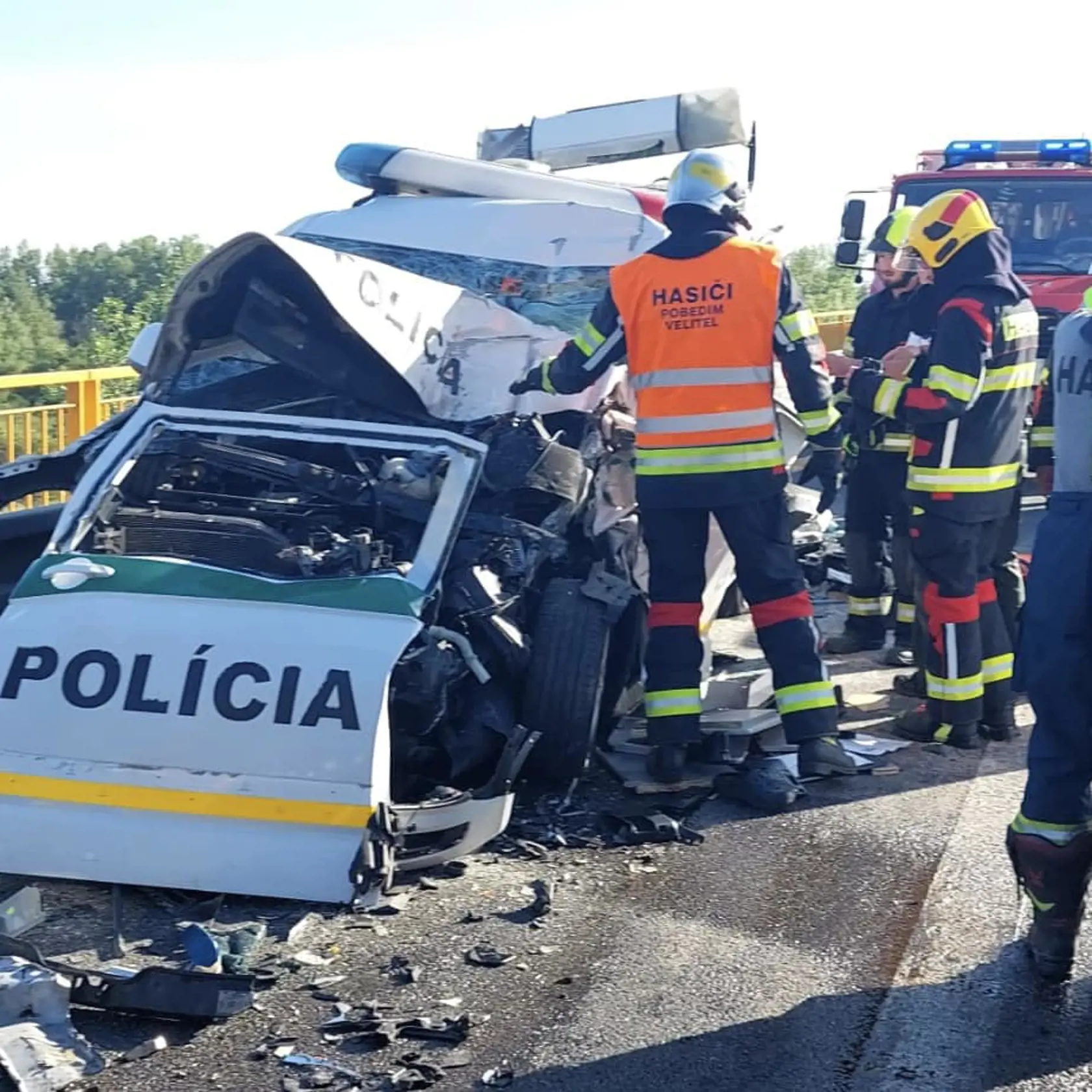 Na miesto prišiel aj minister Matúš Šutaj Eštok.