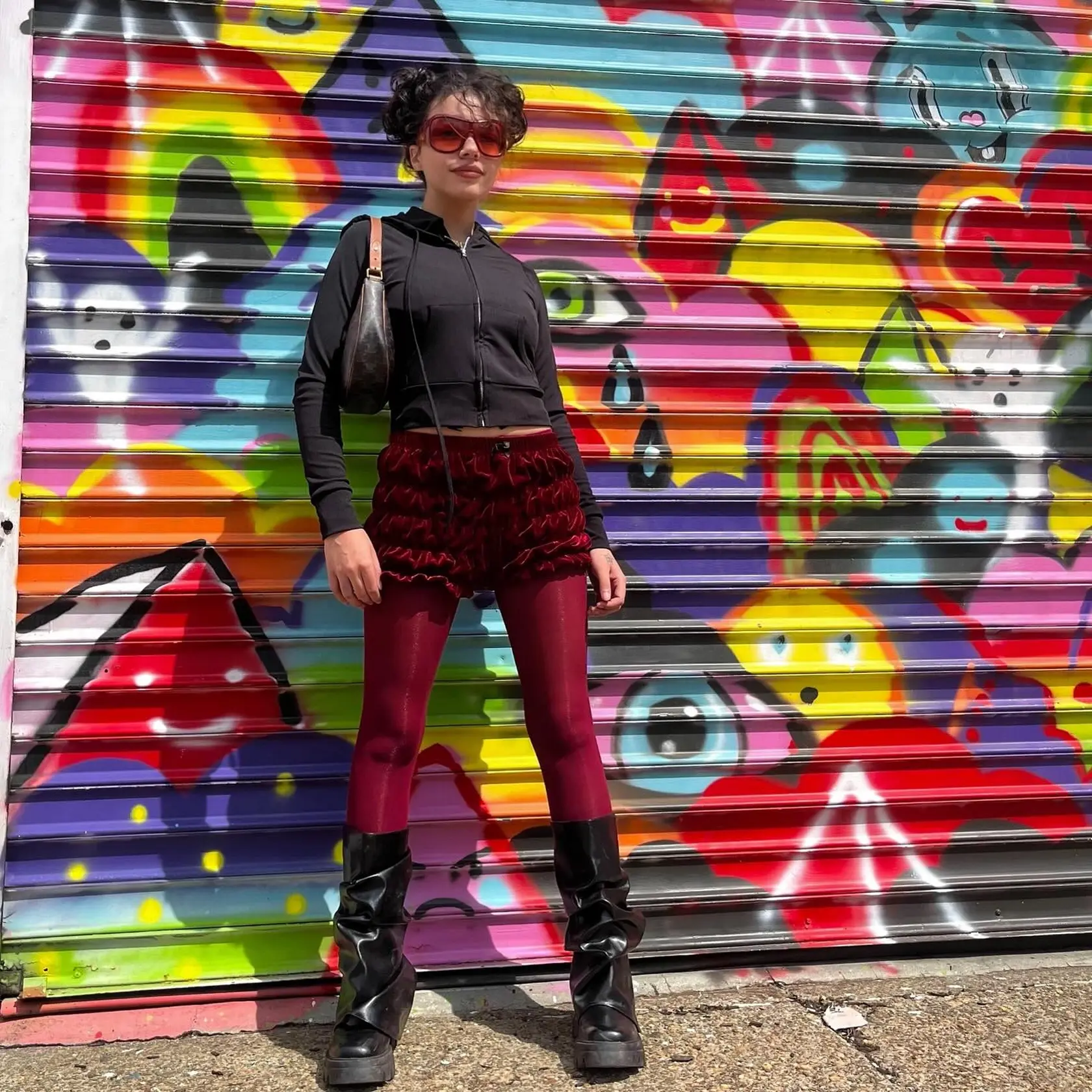 Dcéra speváka Davida Bowieho a modelky Iman. Krásu zdedila po mame, talent po otcovi.