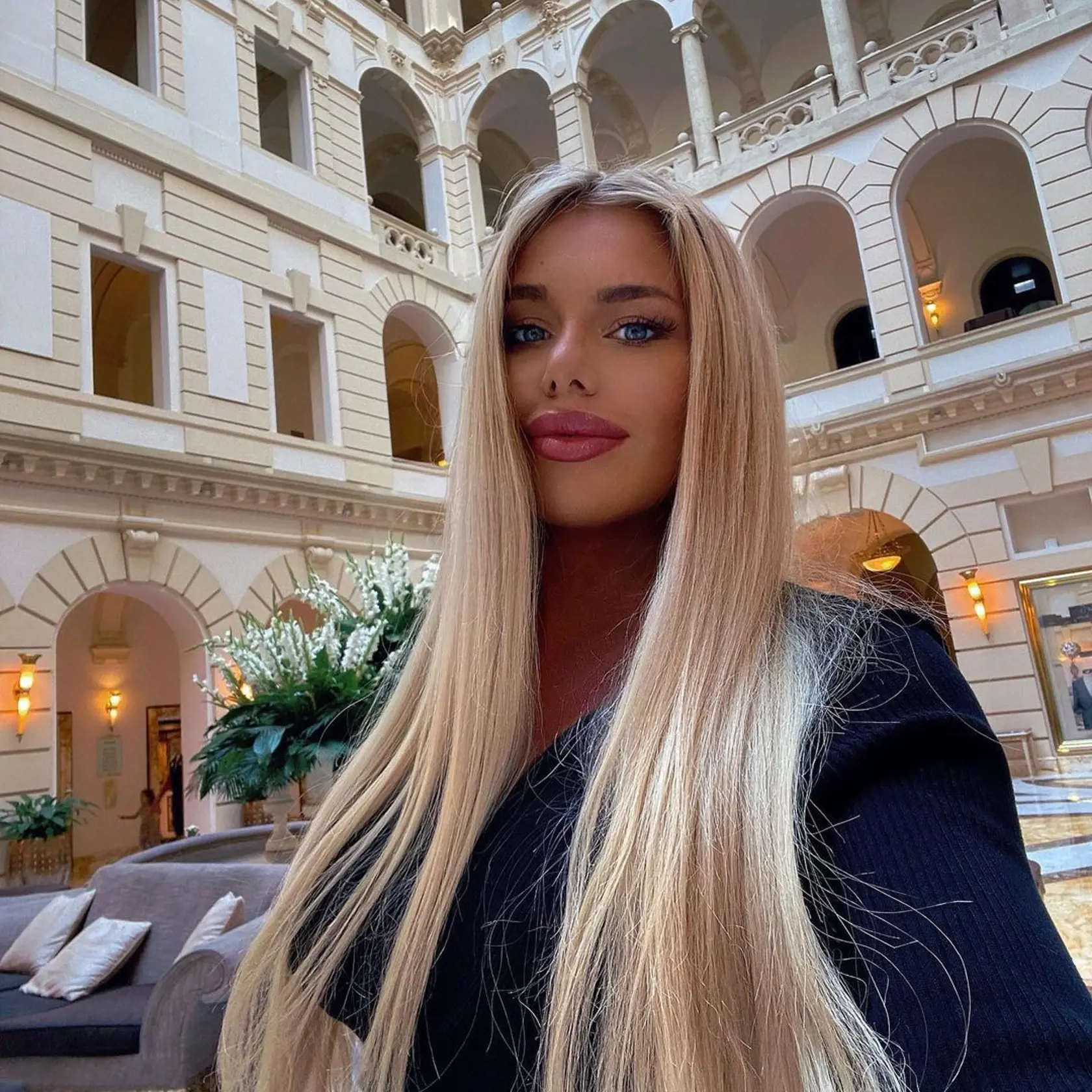 laura vizváryová