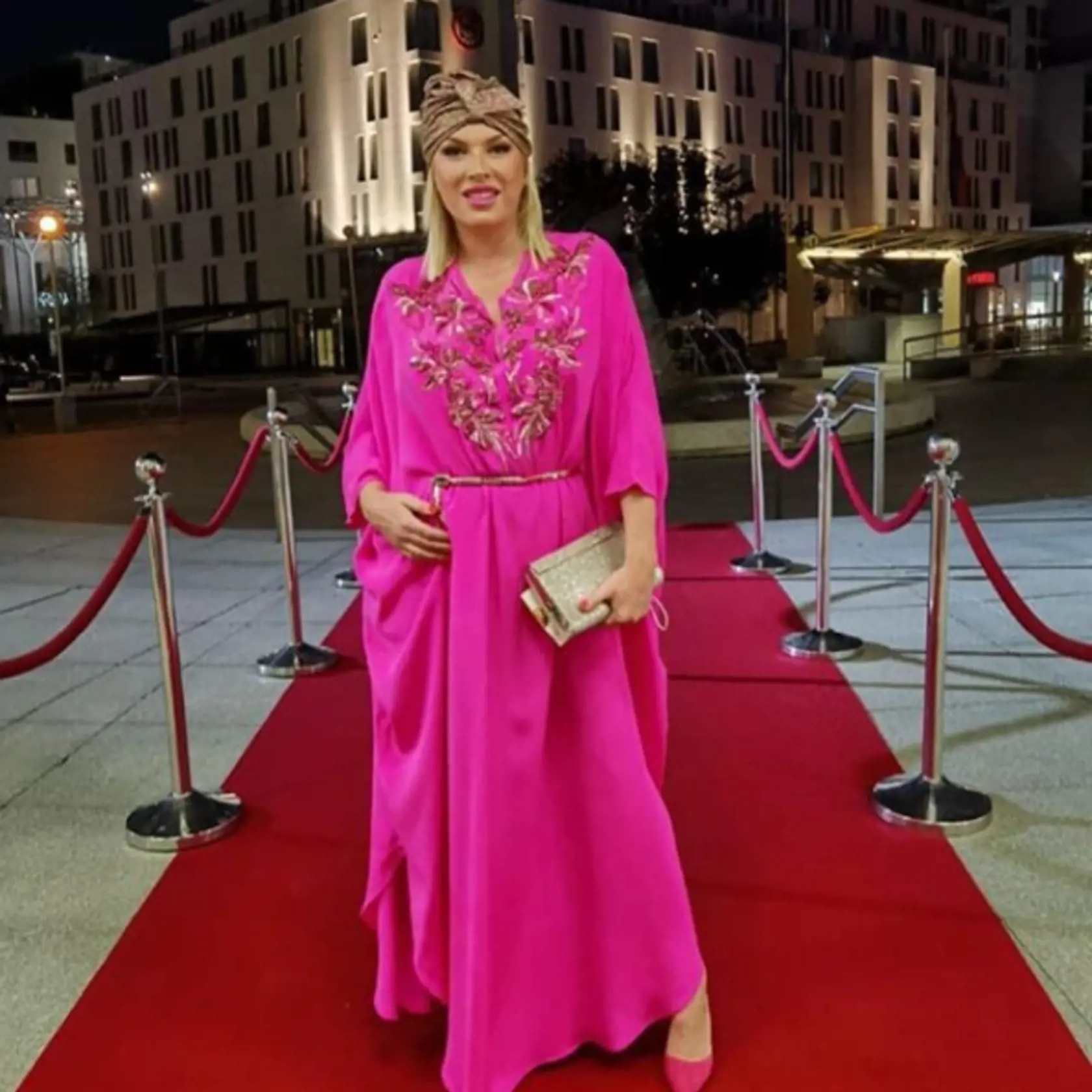 Gabika Drobová prišla ako ružová sultánka.