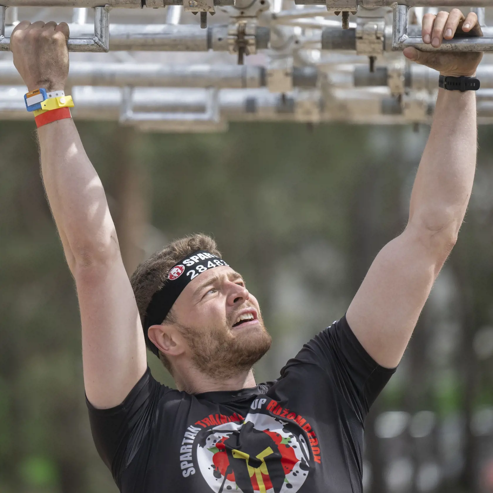 Snímka z podujatia Spartan race 2024 v areáli Vojenského technického a skúšobného ústavu (VTSÚ) Záhorie pri Senici 28. apríla 2024