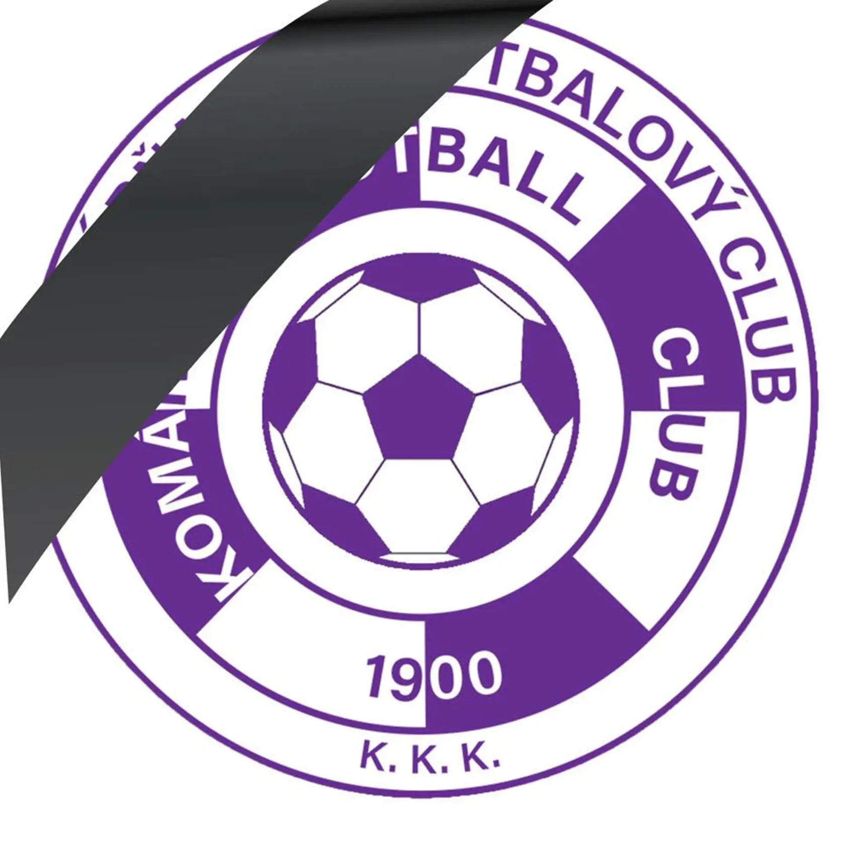 Klub KFC Komárno dal na svoje logo čiernu pásku.