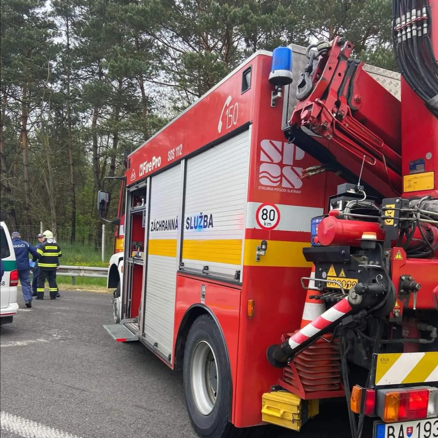 Nehoda kamióna a autobusu, ktorá sa v pondelok predpoludním stala na diaľnici D2 v smere na Kúty, si vyžiadala jednu obeť.