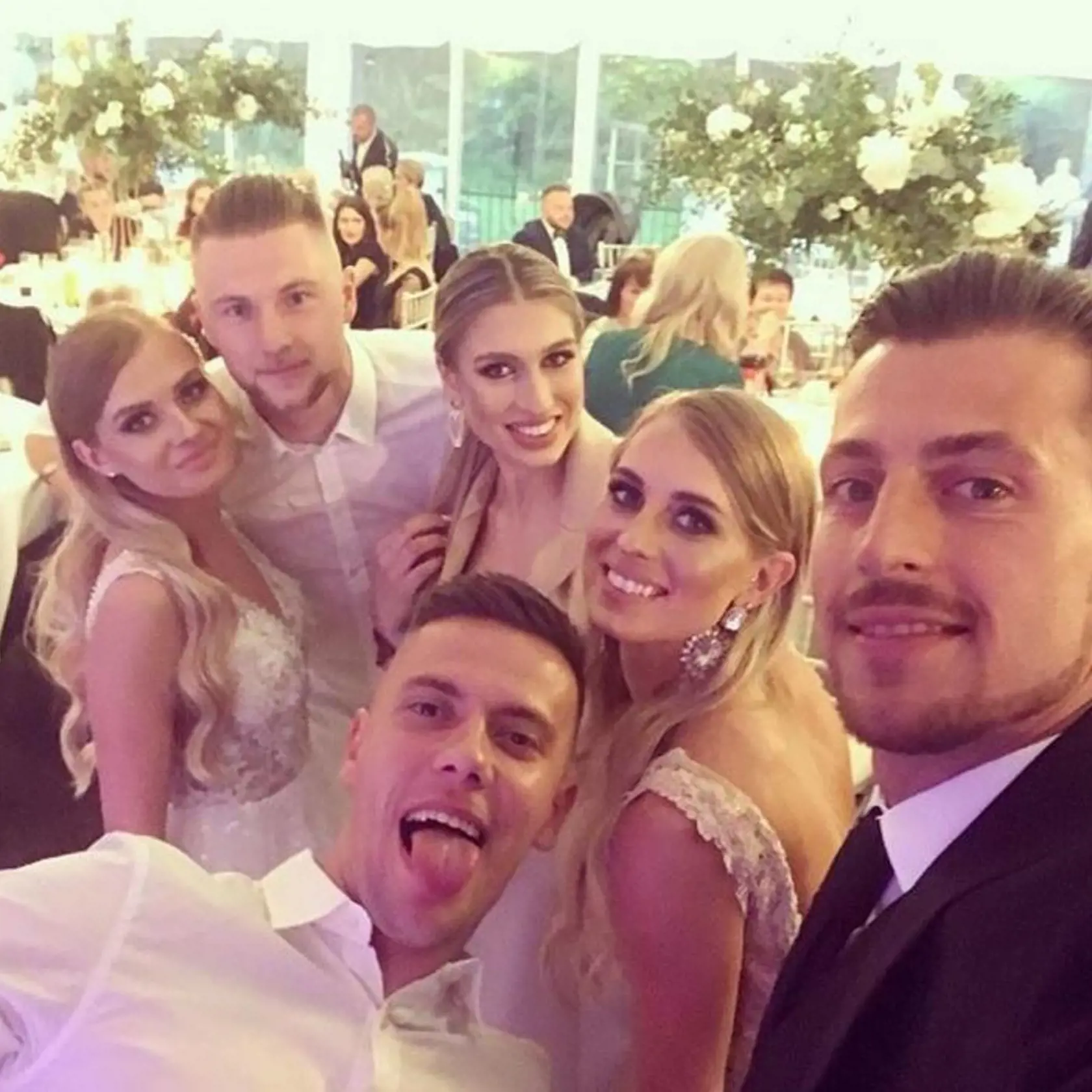 Futbalové hviezdy sa na Škvarkovej svadbe dobre bavili. Nechýbali Milan Škriniar, Jaroslav Mihálik či Martin Dúbravka.