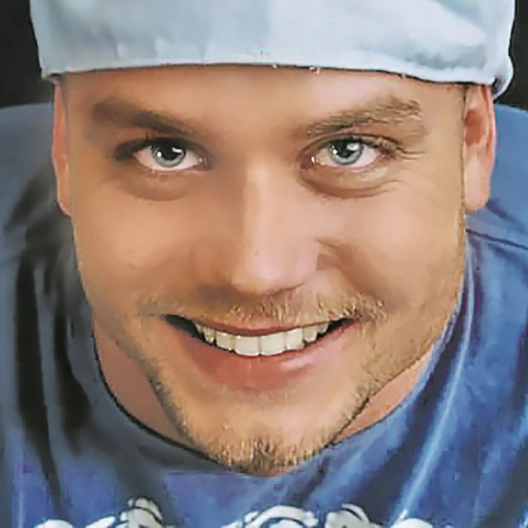 Peter Fiala († 27). Mal rozbehnutú kariéru speváka, no jeho život vyhasol na ceste. Táto zbytočná smrť nie je dodnes úplne vyjasnená.