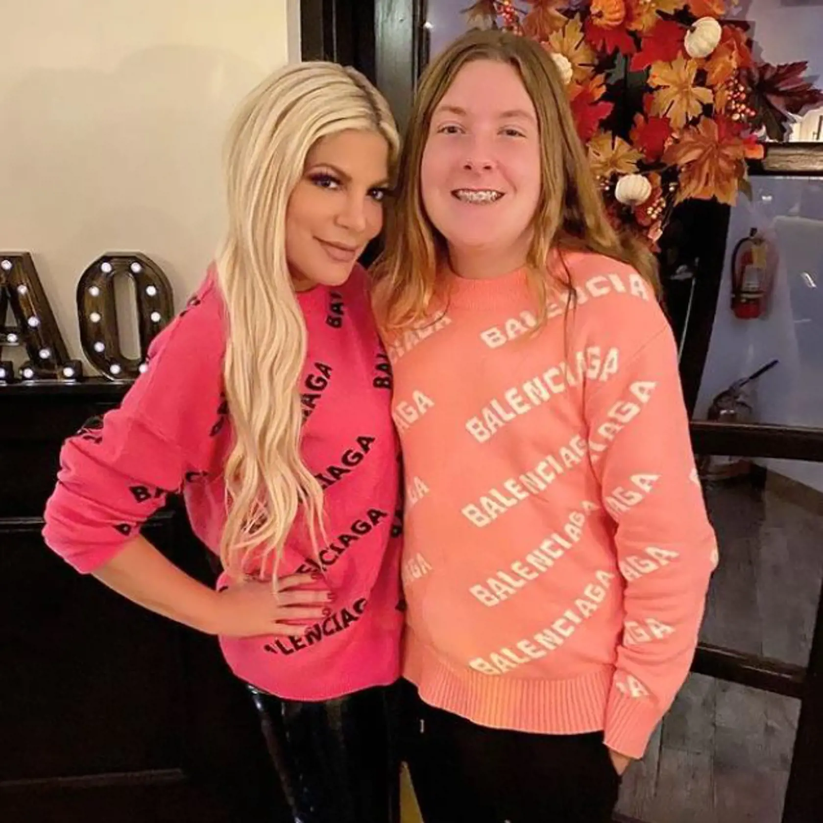 Syna Tori Spelling si na instagrame pomýlili s dievčaťom. Herečku komentáre pod fotografiaou rozrušili.