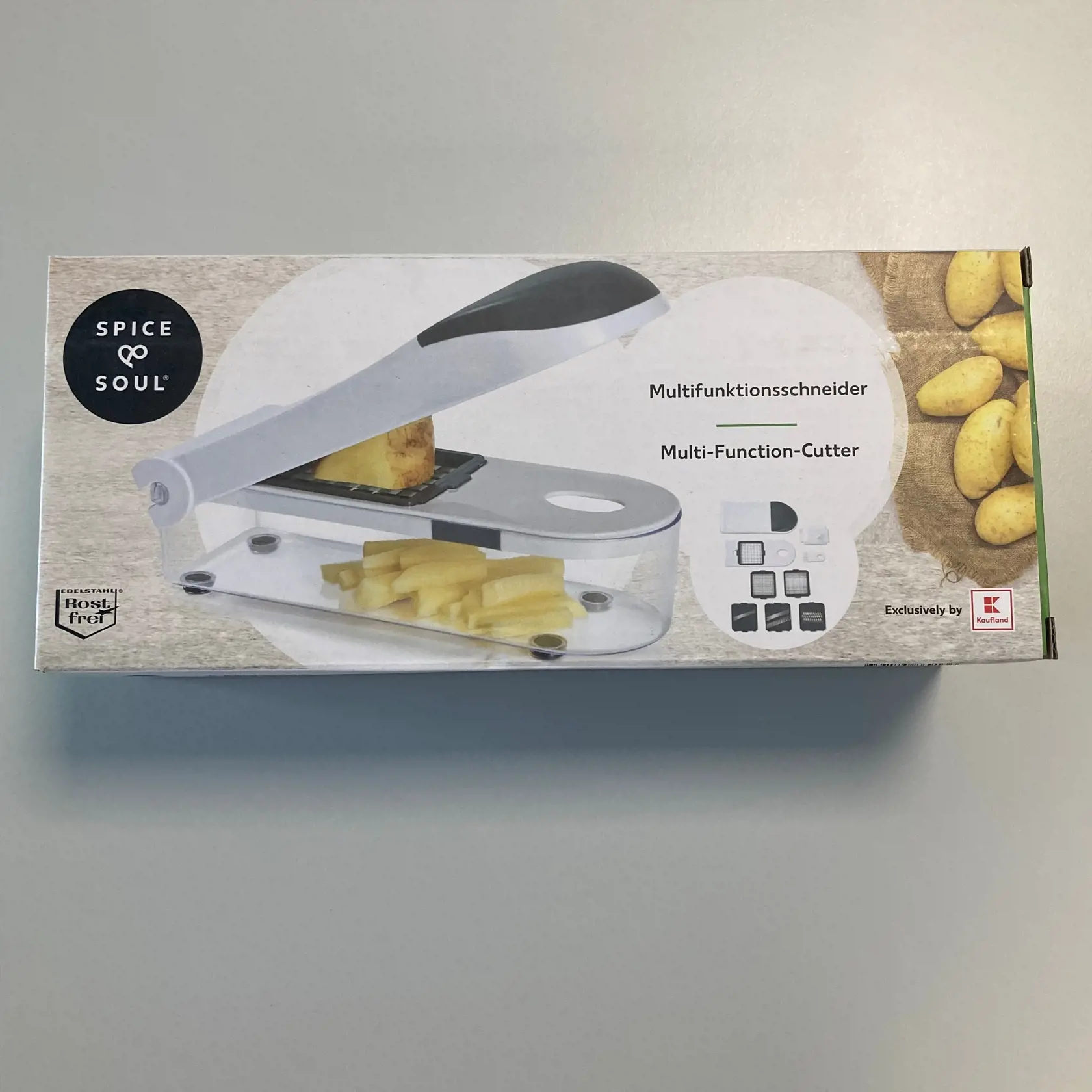 Slovenská obchodná inšpekcia varuje: Spoločnosť Kaufland dobrovoľne sťahuje z dôvodu preventívnej ochrany spotrebiteľa z predaja nasledujúci produkt: Spice & Soul multifunkčný krájač.