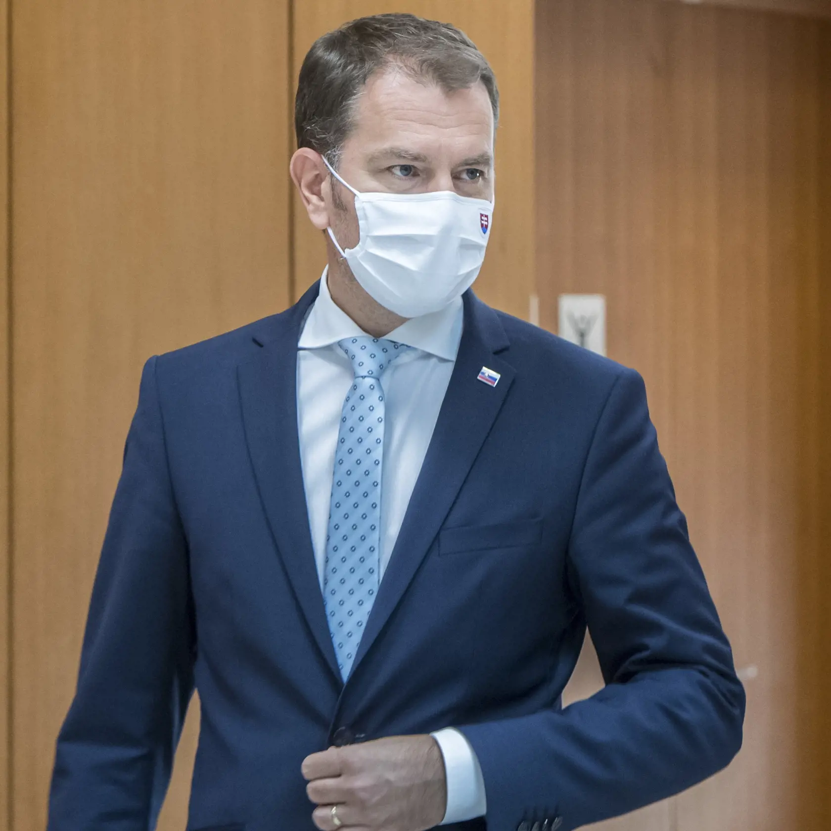 Na snímke premiér SR Igor Matovič prichádza na 130. zasadnutie Bezpečnostnej rady SR, na ktorom sa zúčastnila aj prezidentka SR Zuzana Čaputová 20. októbra 2020 v Bratislave. FOTO TASR - Martin Baumann