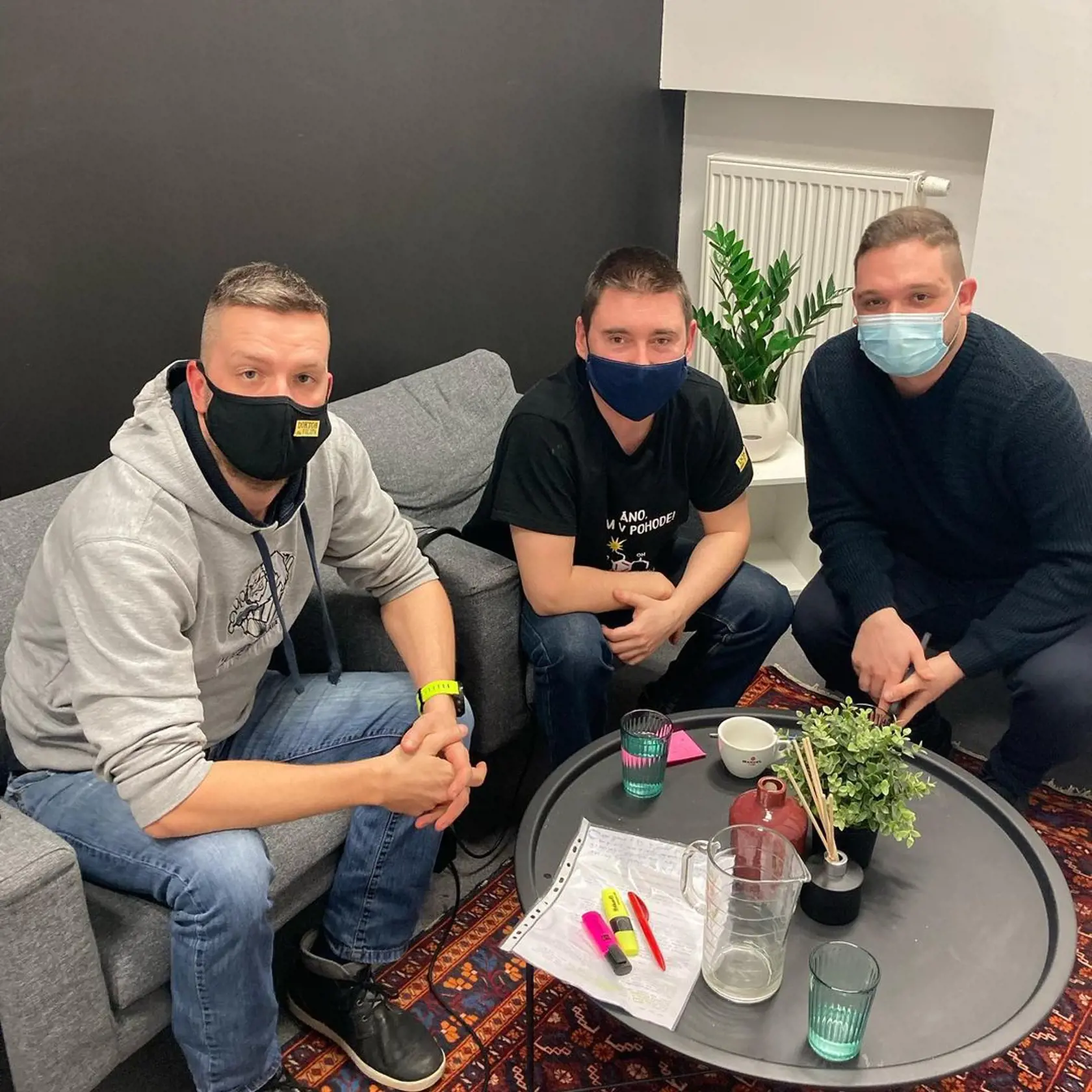 Dvojica nahráva podcasty o urgentnom príjme už vyše roka.