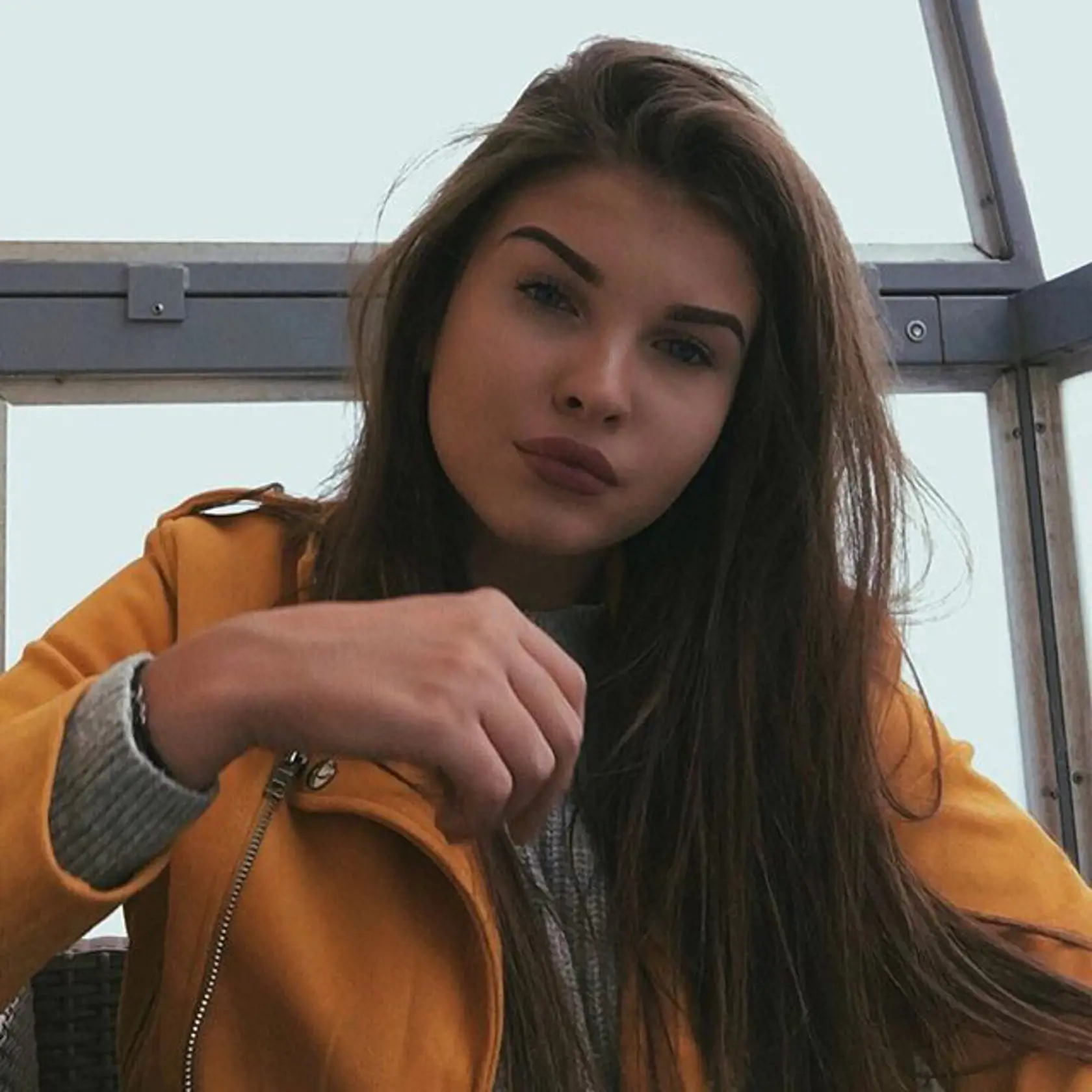 Sestra nebohej, Klaudia sa nemôže spamätať z náhlej smrti milovanej Katky.